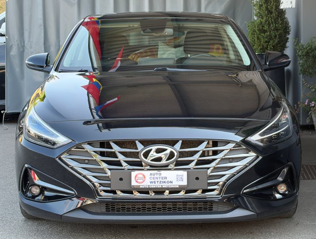 HYUNDAI i30 Fastback 1.5 T-GDi Amplia 48V-image-0