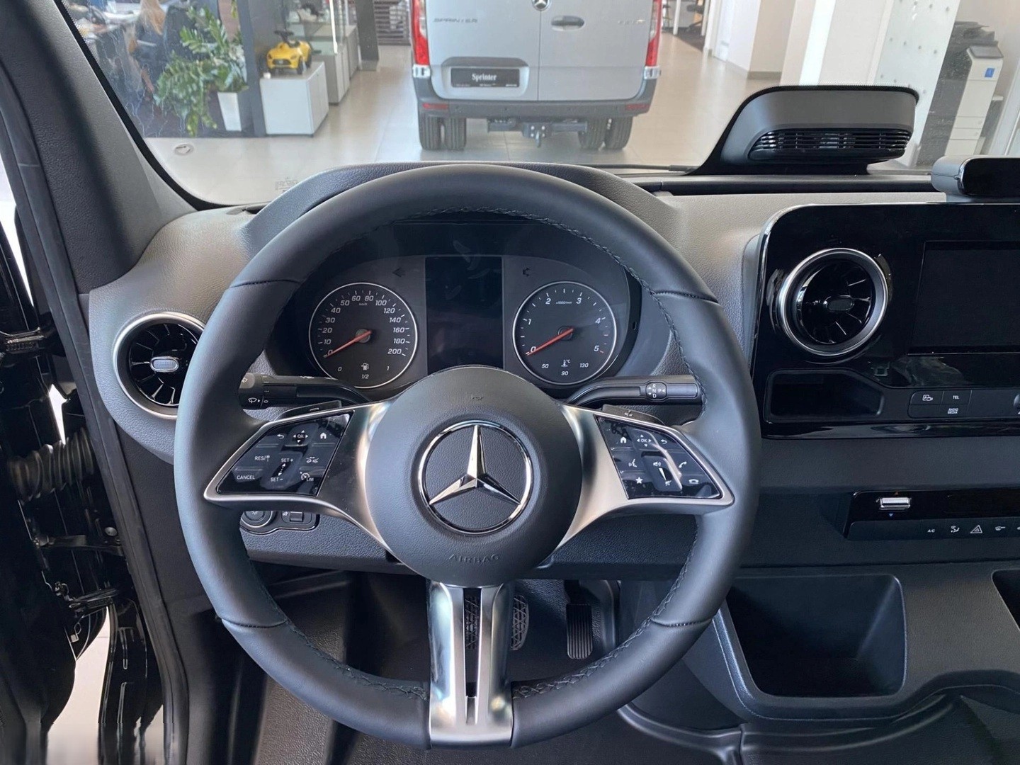MERCEDES-BENZ Sprinter 319 CDI Standard 9G-TRONIC 4x4 Kasten-image-7