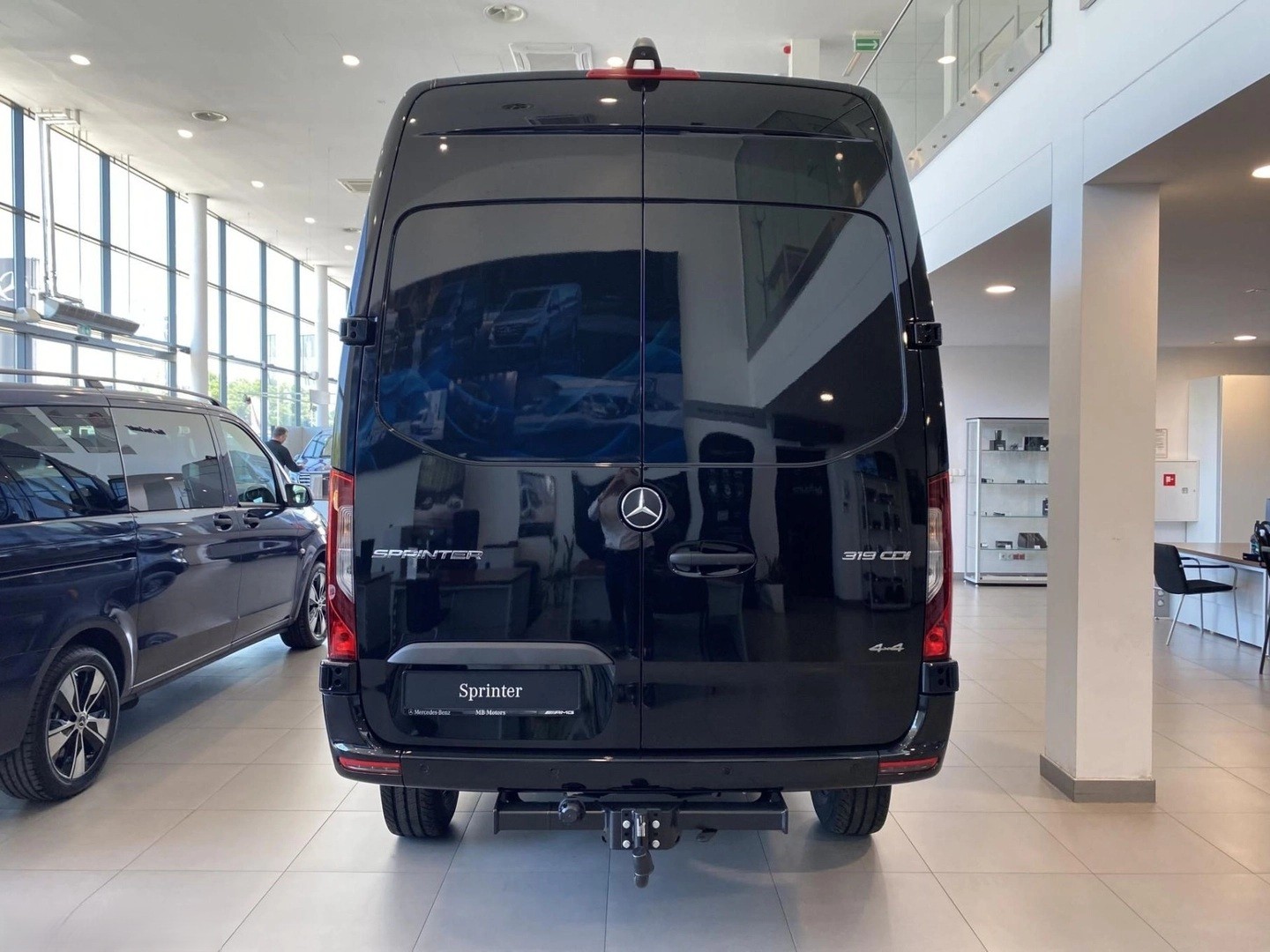 MERCEDES-BENZ Sprinter 319 CDI Standard 9G-TRONIC 4x4 Kasten-image-3