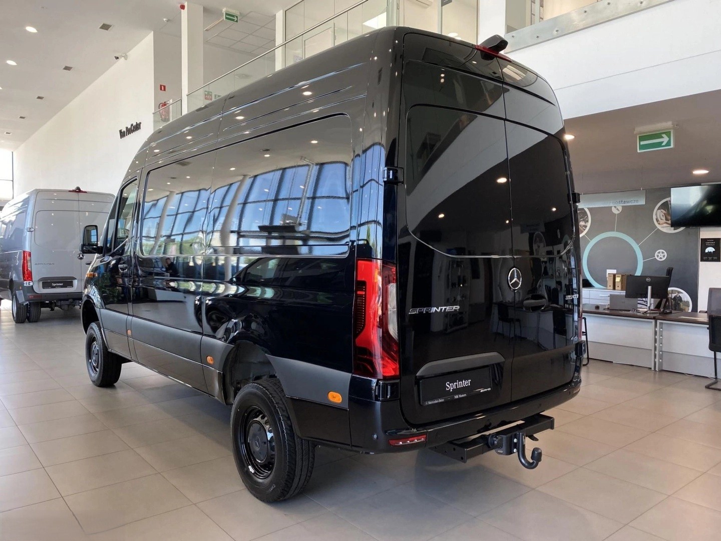 MERCEDES-BENZ Sprinter 319 CDI Standard 9G-TRONIC 4x4 Kasten-image-5