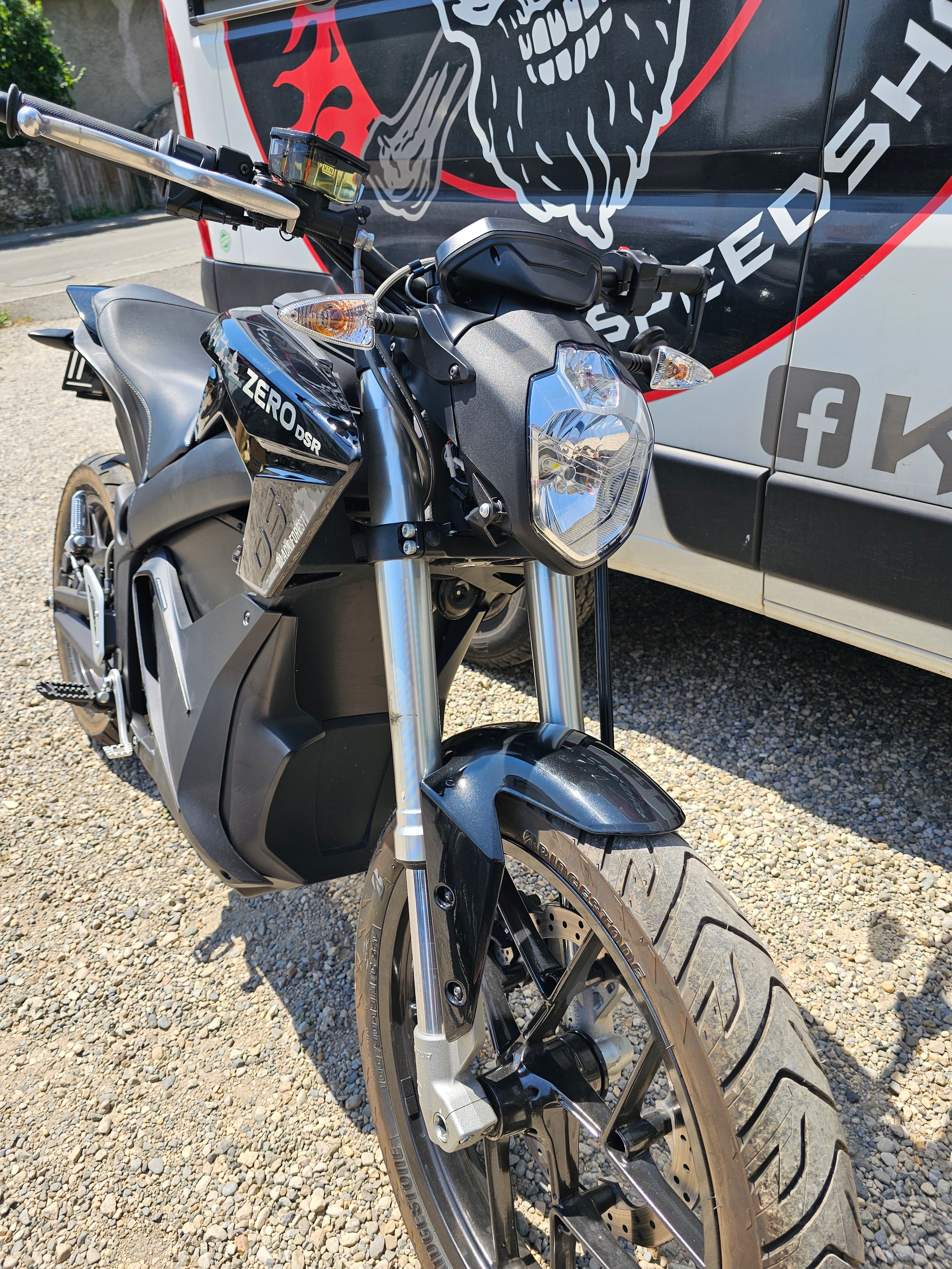 ZERO Full Black-image-2