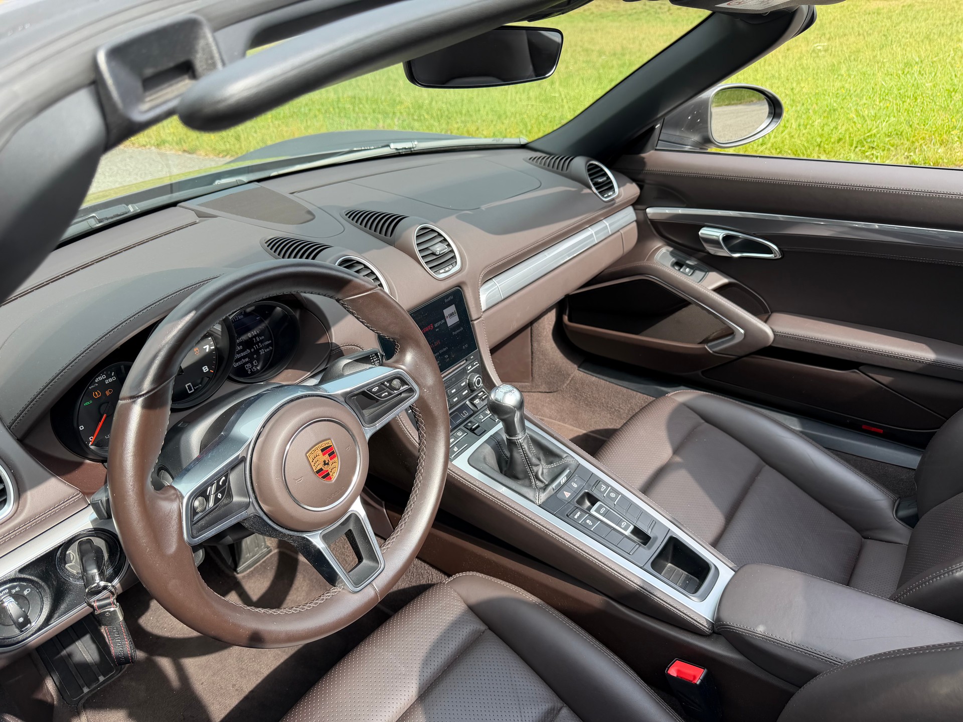 PORSCHE 718 Boxster 2.0-image-13