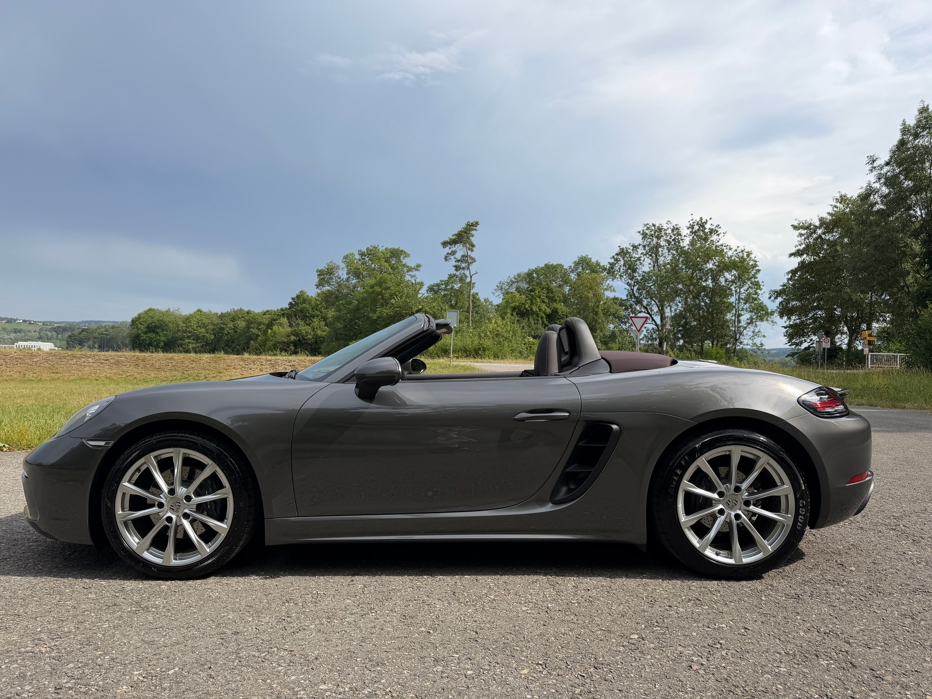 PORSCHE 718 Boxster 2.0-image-0