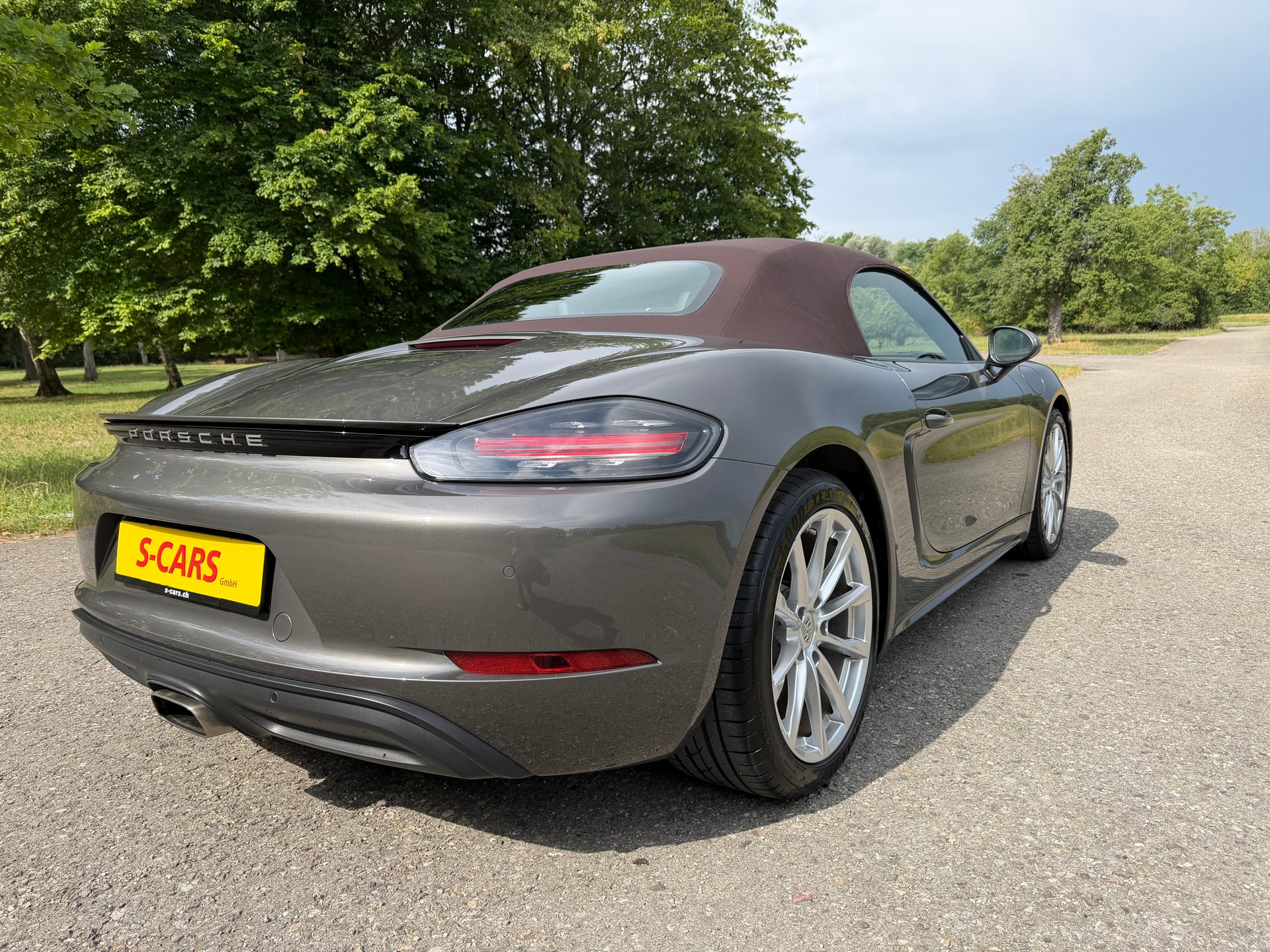 PORSCHE 718 Boxster 2.0-image-5