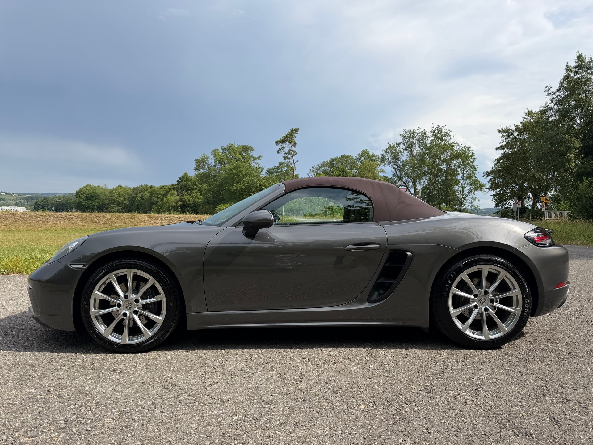PORSCHE 718 Boxster 2.0-image-9