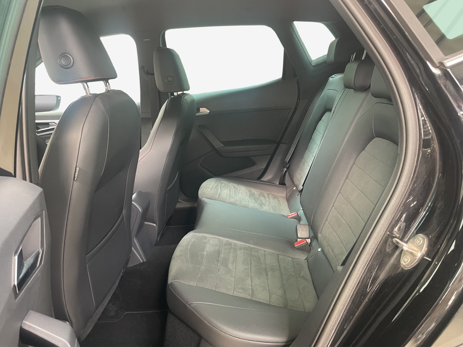 SEAT Arona 1.0 TSI Eco Hola FR DSG-image-11