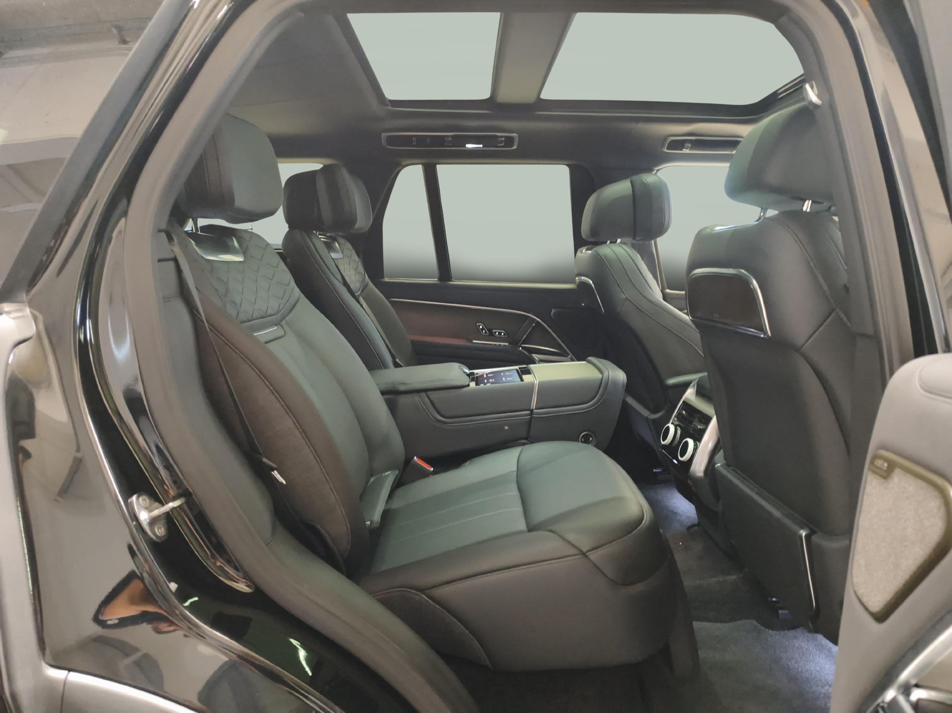 LAND ROVER Range Rover 3.0 Si6 P510e SV - Gancio traino elettrico e pneumatici invernali inclusi-image-10