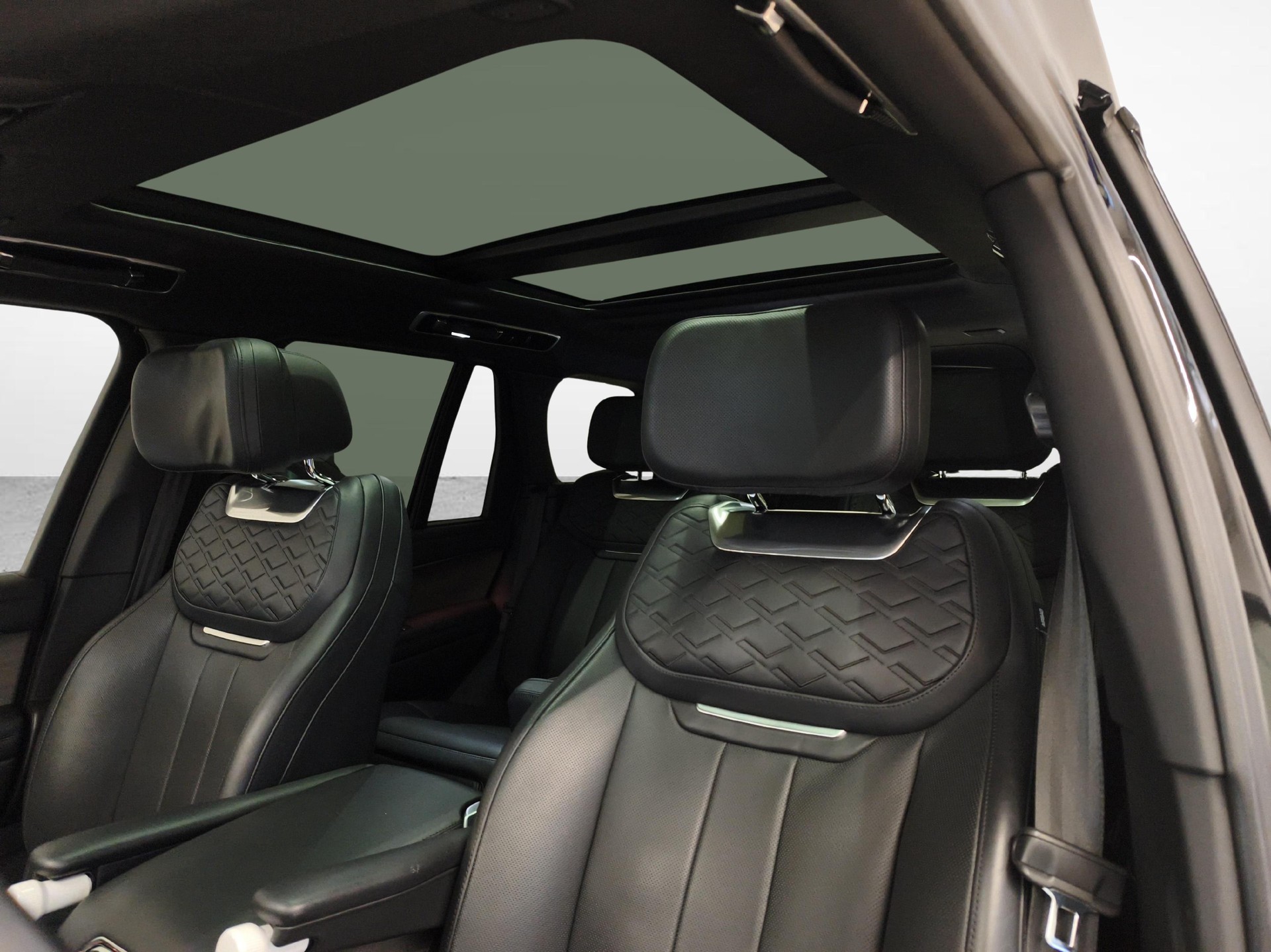 LAND ROVER Range Rover 3.0 Si6 P510e SV - Gancio traino elettrico e pneumatici invernali inclusi-image-11