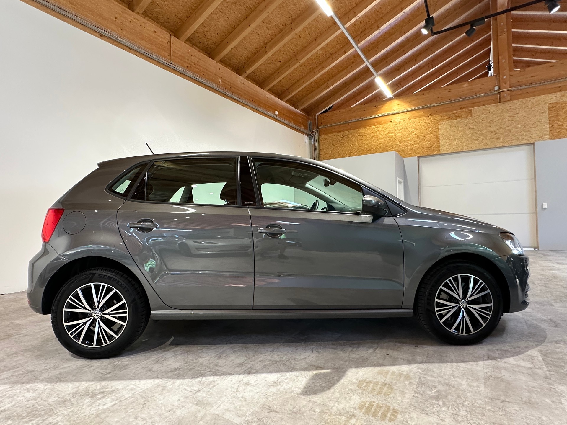 VW Polo 1.0 TSI BMT Allstar/1. Hand/8 x Aluräder/1. Jahr Garantie uvm.-image-9