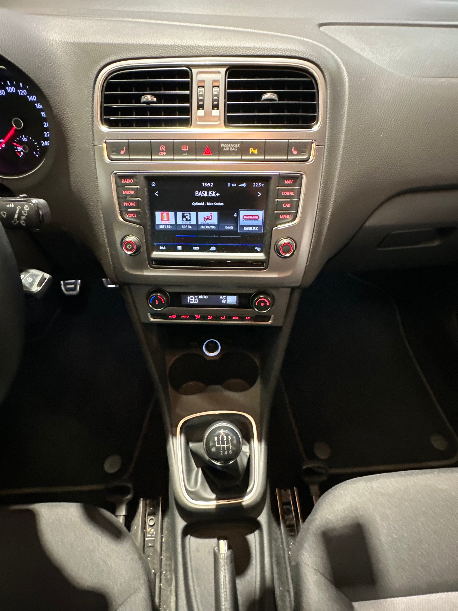 VW Polo 1.0 TSI BMT Allstar/1. Hand/8 x Aluräder/1. Jahr Garantie uvm.-image-19