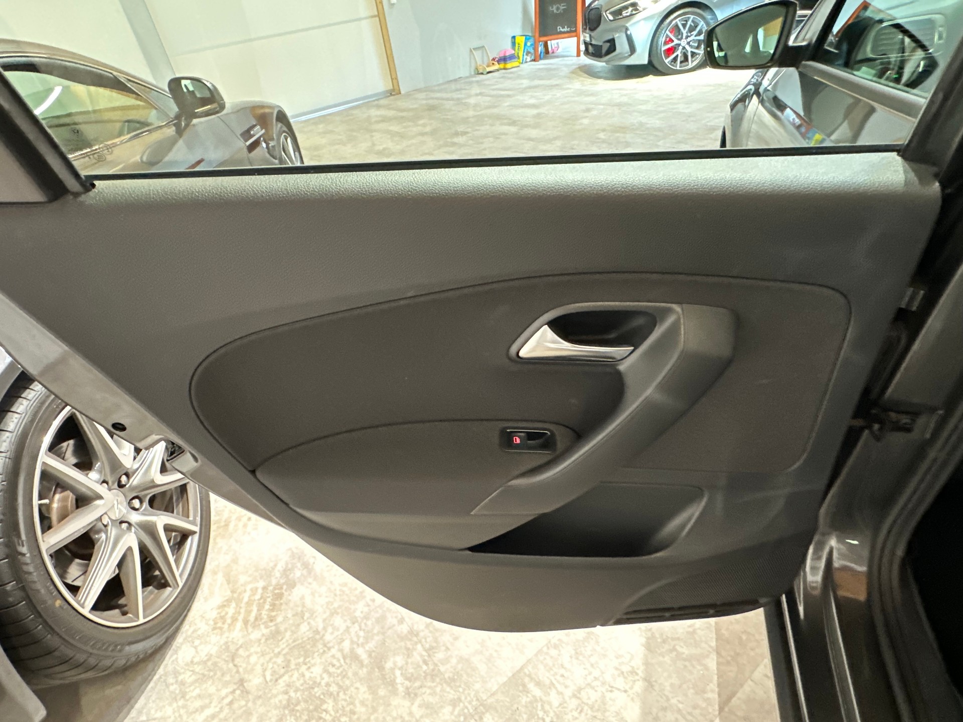 VW Polo 1.0 TSI BMT Allstar/1. Hand/8 x Aluräder/1. Jahr Garantie uvm.-image-22