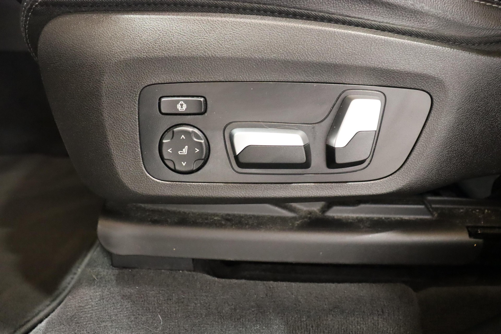 BMW X3 30e xDrive-image-17