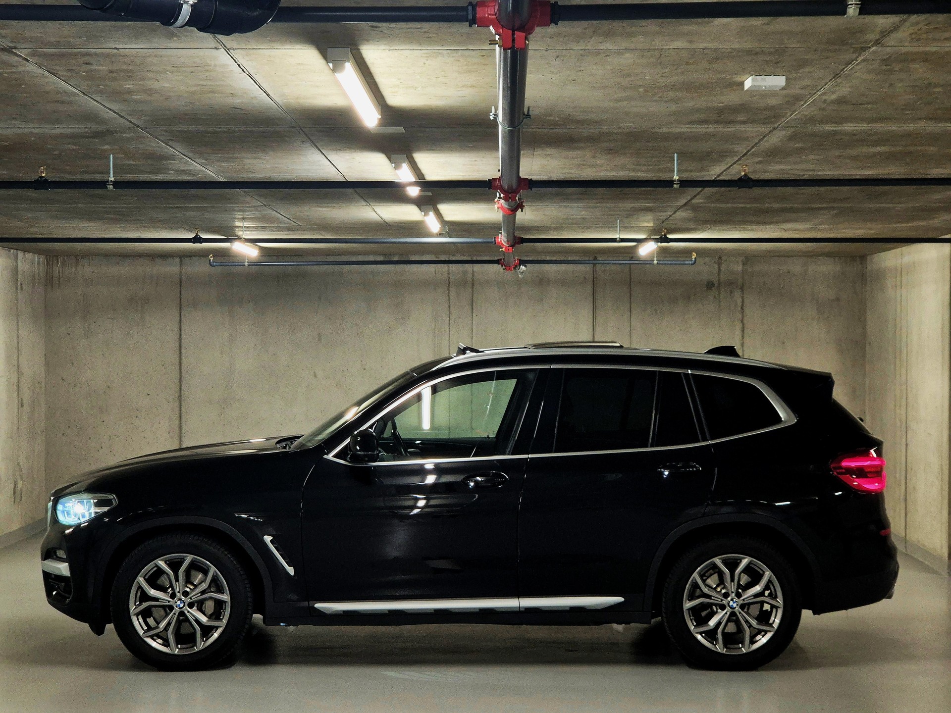 BMW X3 xDrive 30i Luxury Line Steptronic-showroom-element-3