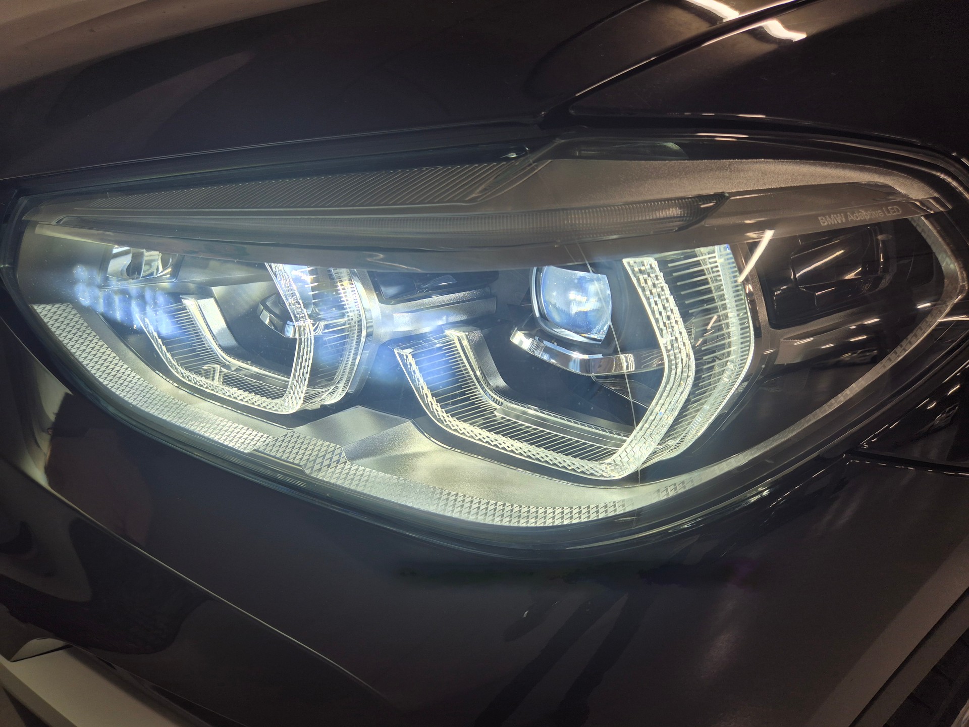 BMW X3 xDrive 30i Luxury Line Steptronic-showroom-element-1