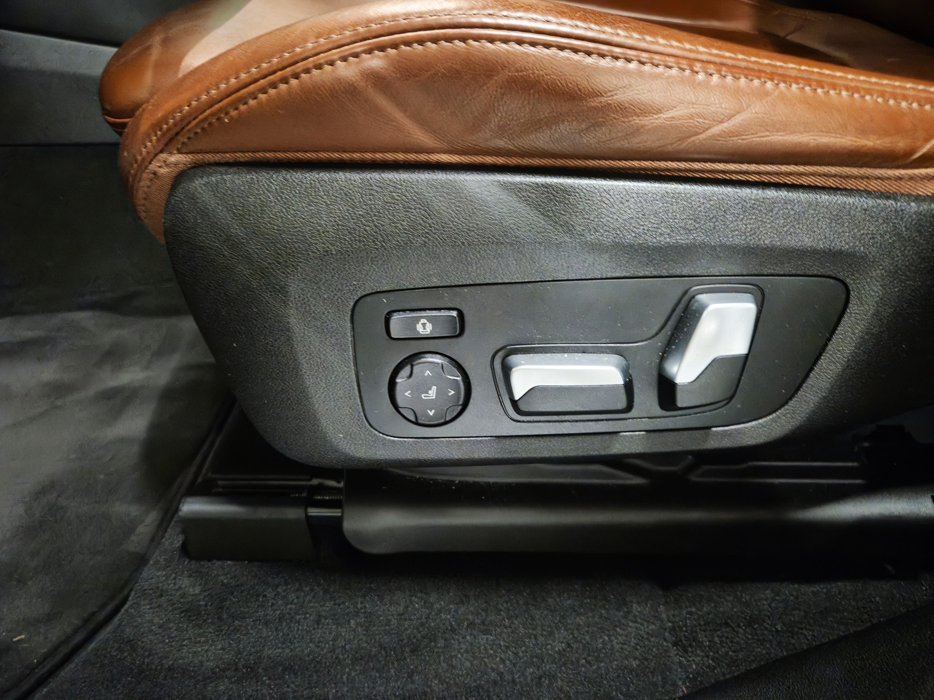 BMW X3 xDrive 30i Luxury Line Steptronic-image-10
