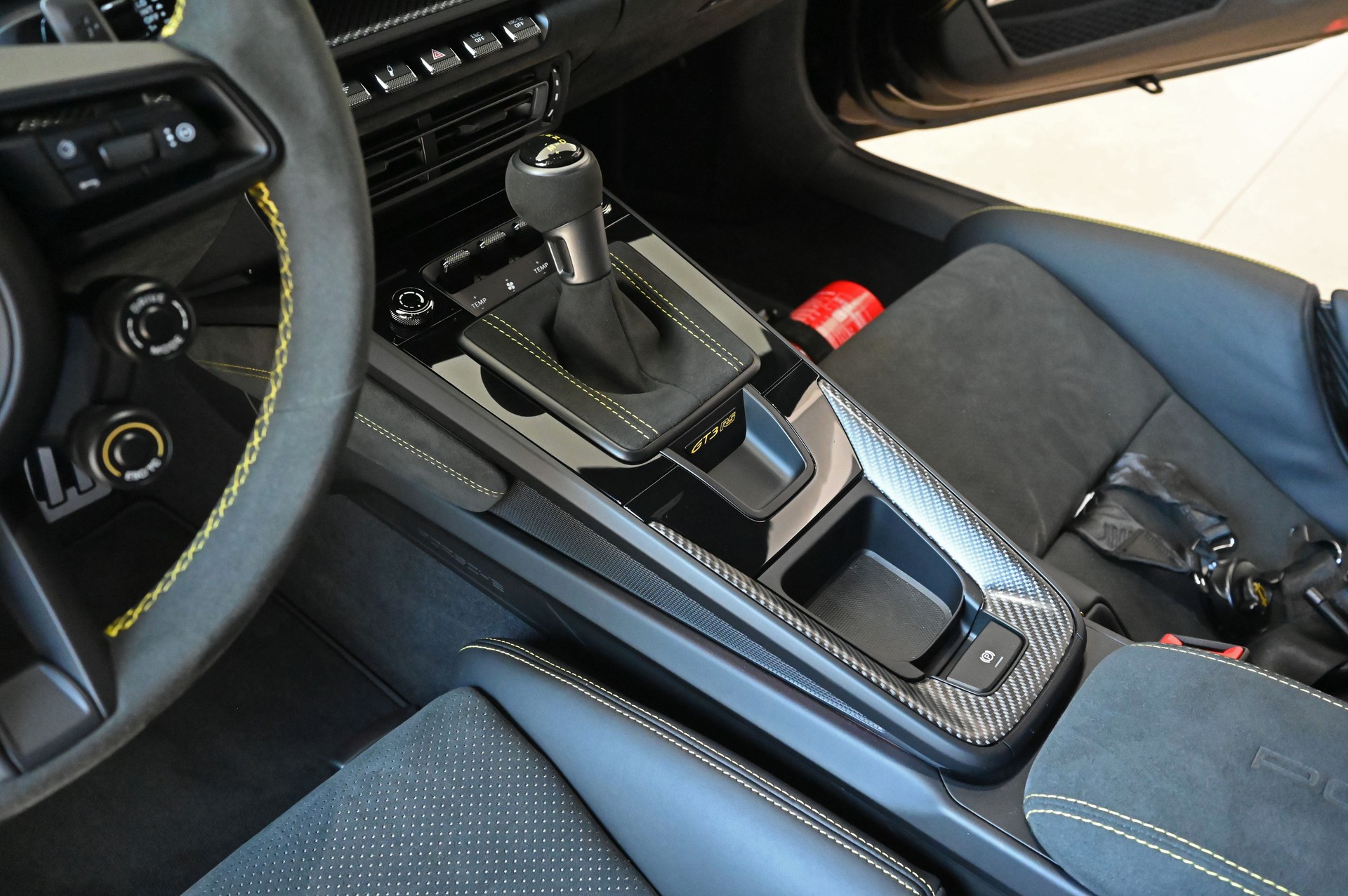 PORSCHE 911 GT3 RS-image-24
