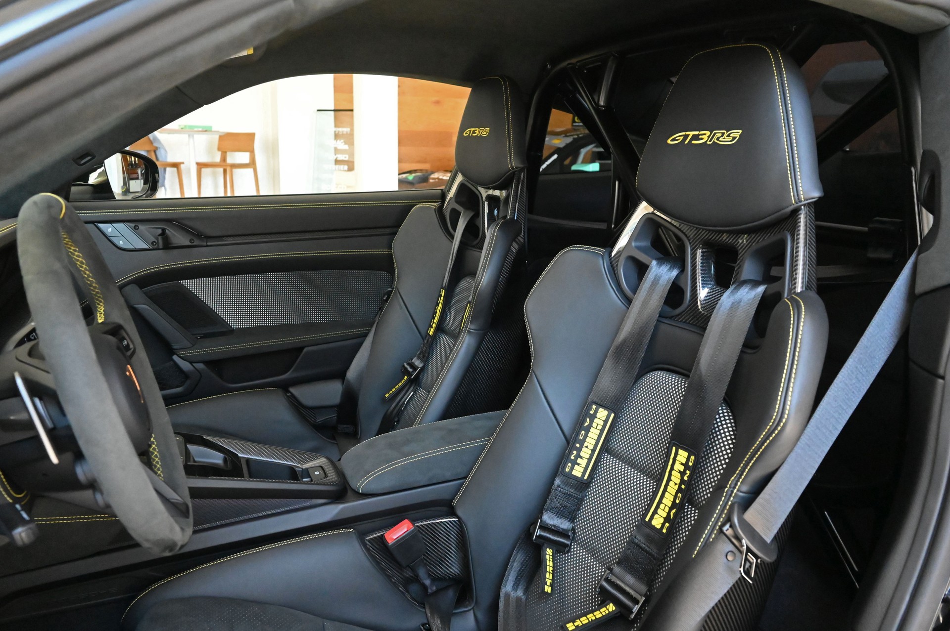 PORSCHE 911 GT3 RS-image-15