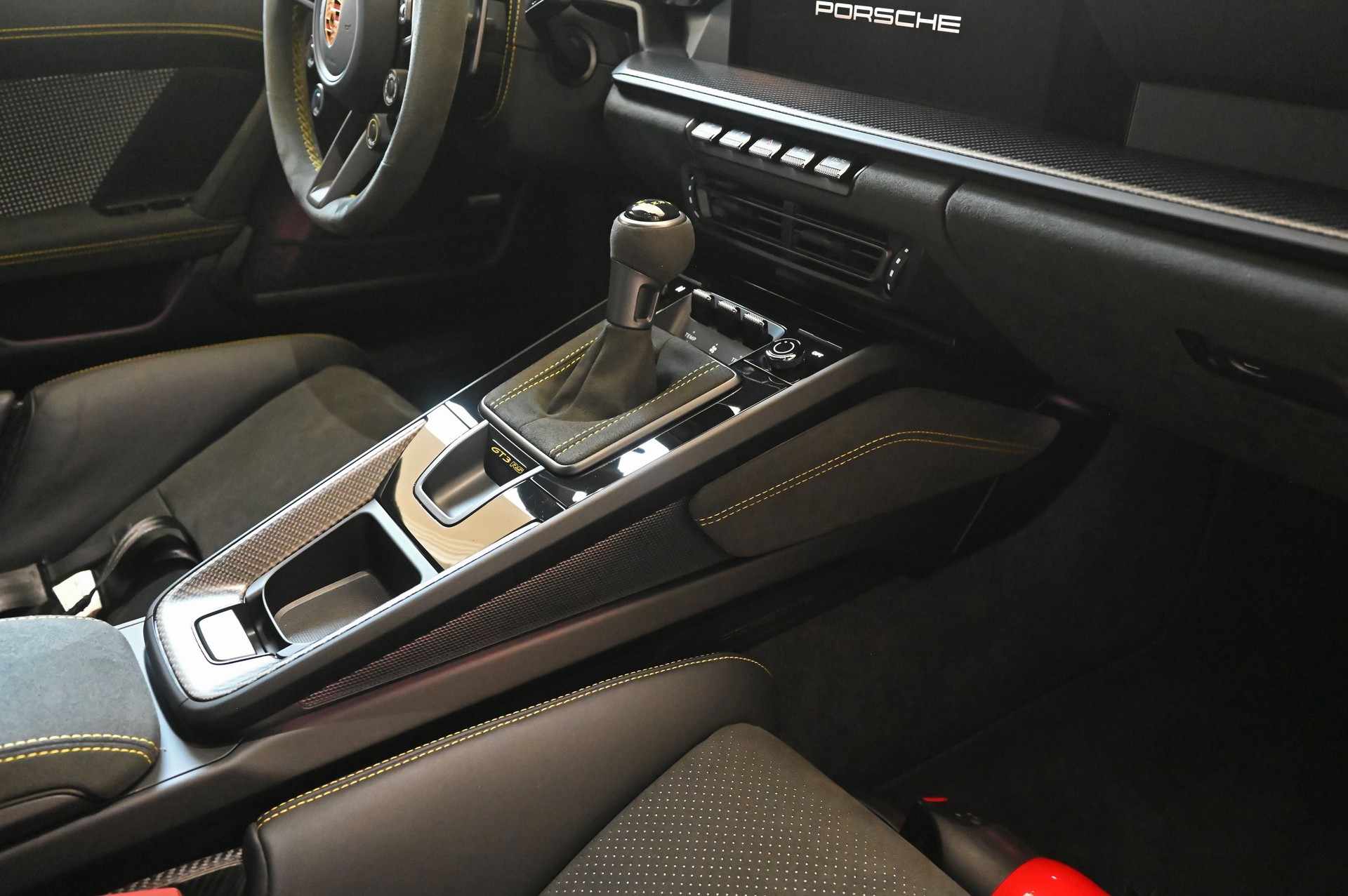 PORSCHE 911 GT3 RS-image-28