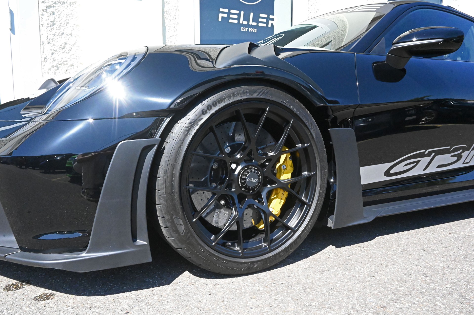 PORSCHE 911 GT3 RS-image-4