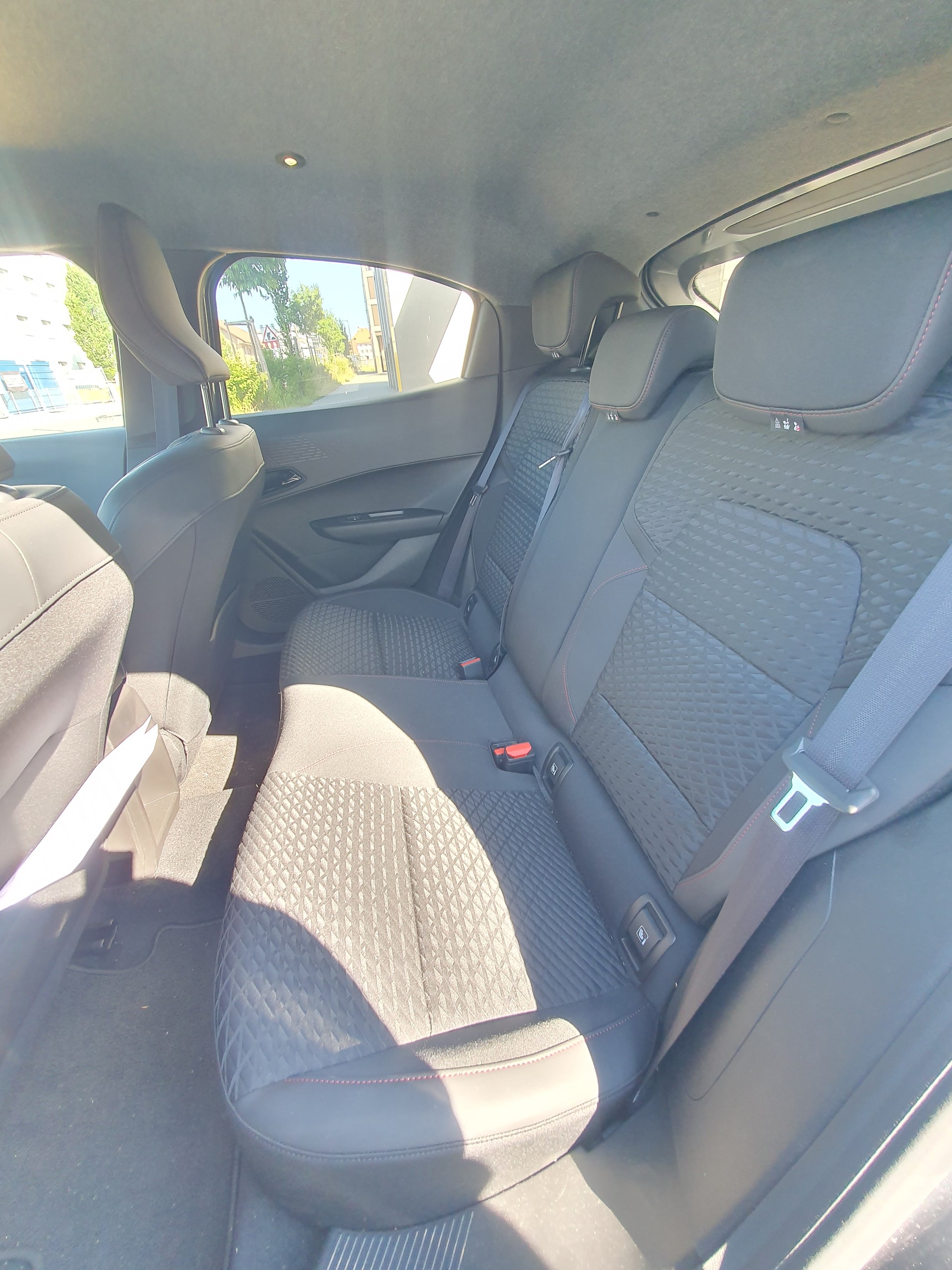 RENAULT Clio 1.8 E-Tech Techno-image-7