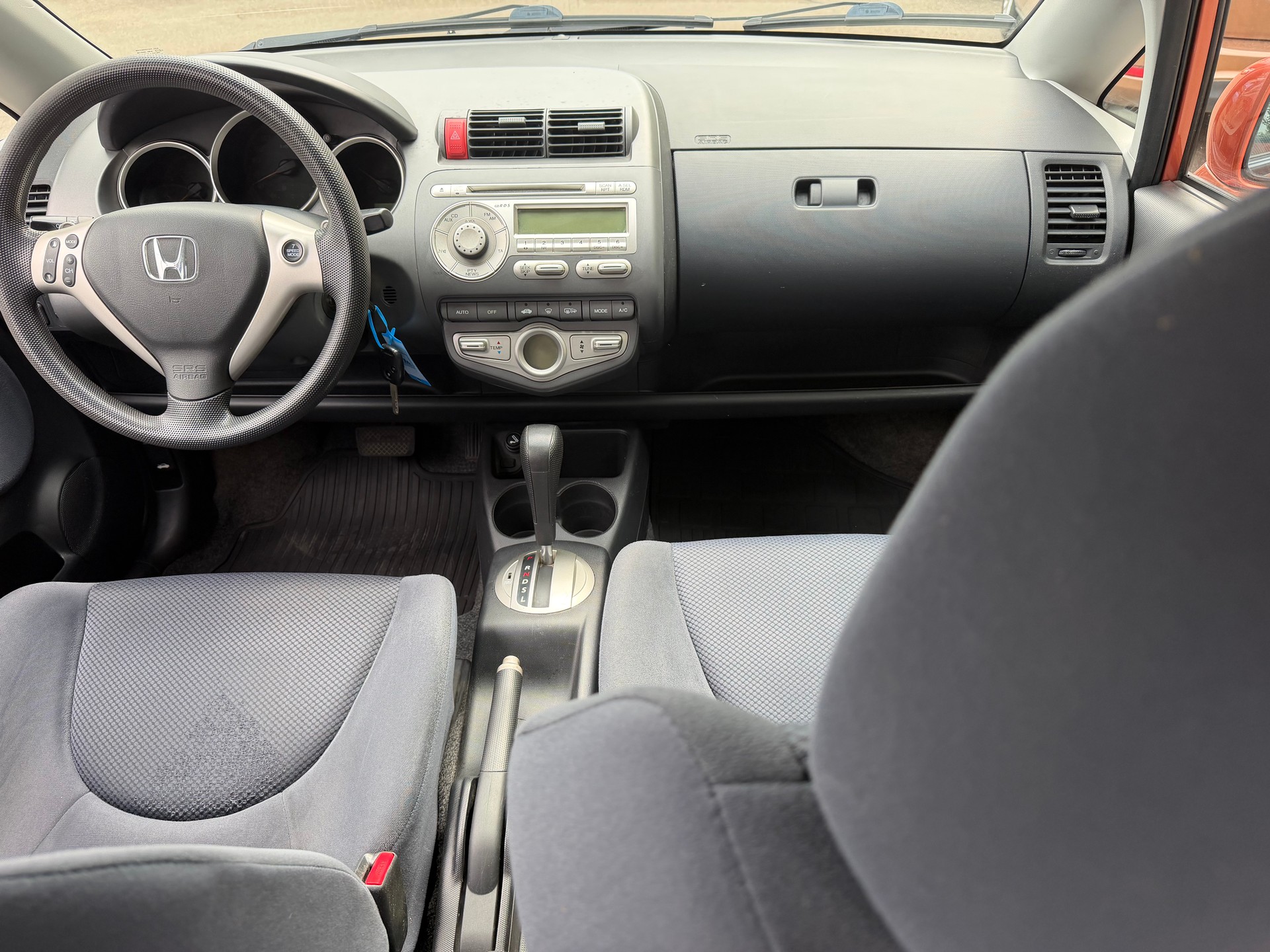HONDA Jazz 1.4i LS Formula 1 CVT-image-8