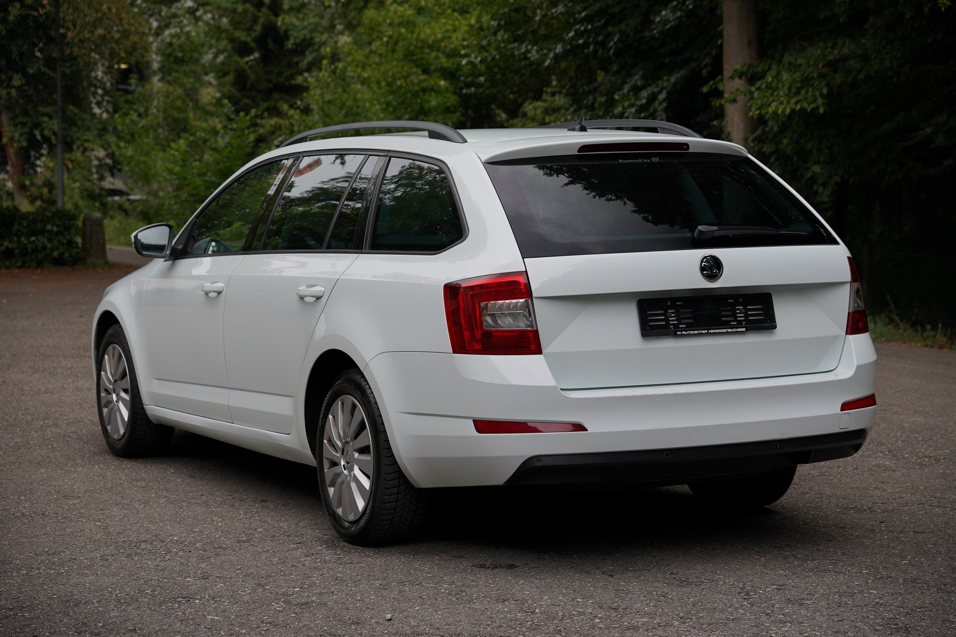SKODA Octavia Combi 1.4 TSI G-tec Ambition CNG DSG-image-4