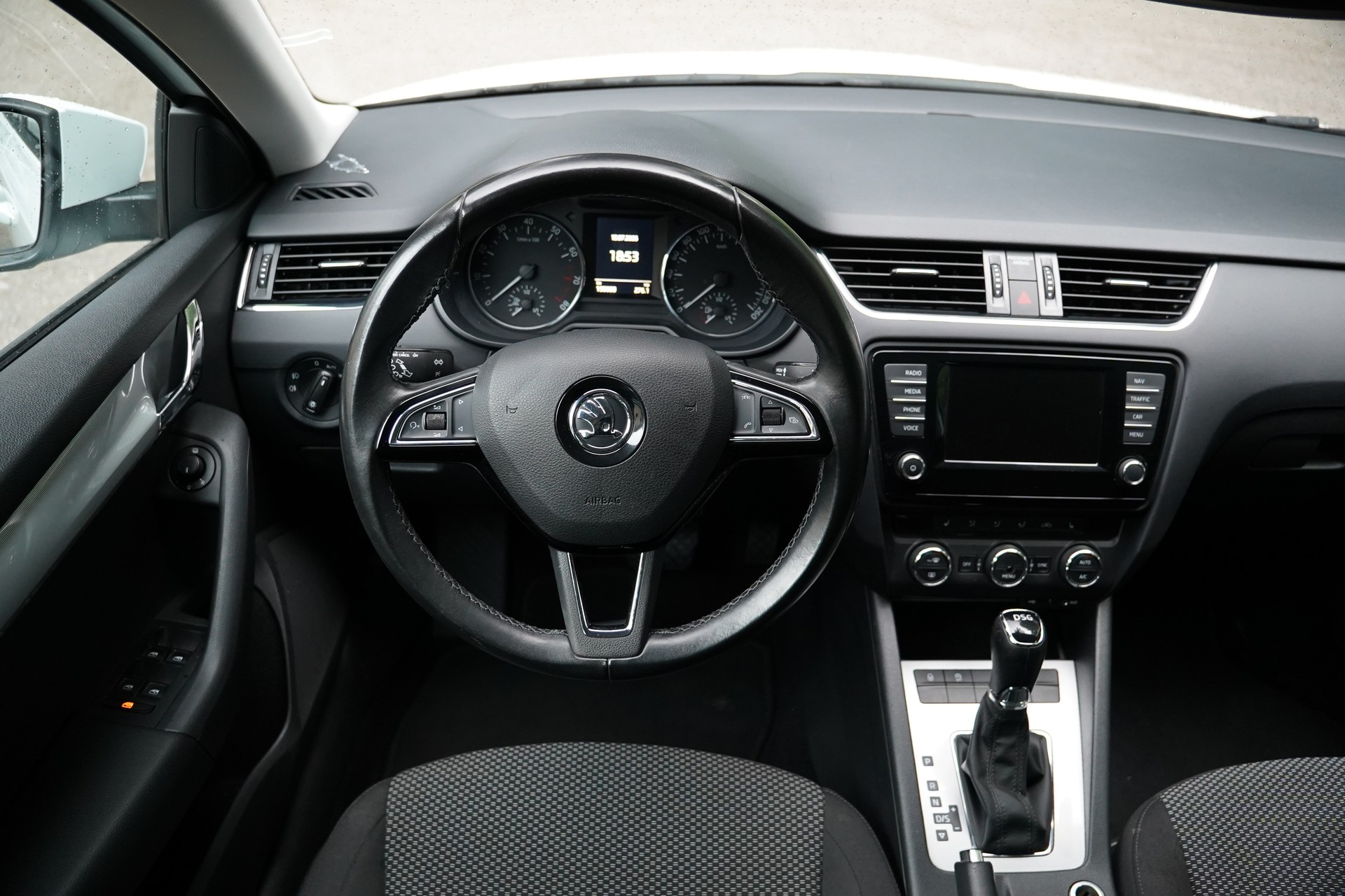 SKODA Octavia Combi 1.4 TSI G-tec Ambition CNG DSG-image-24
