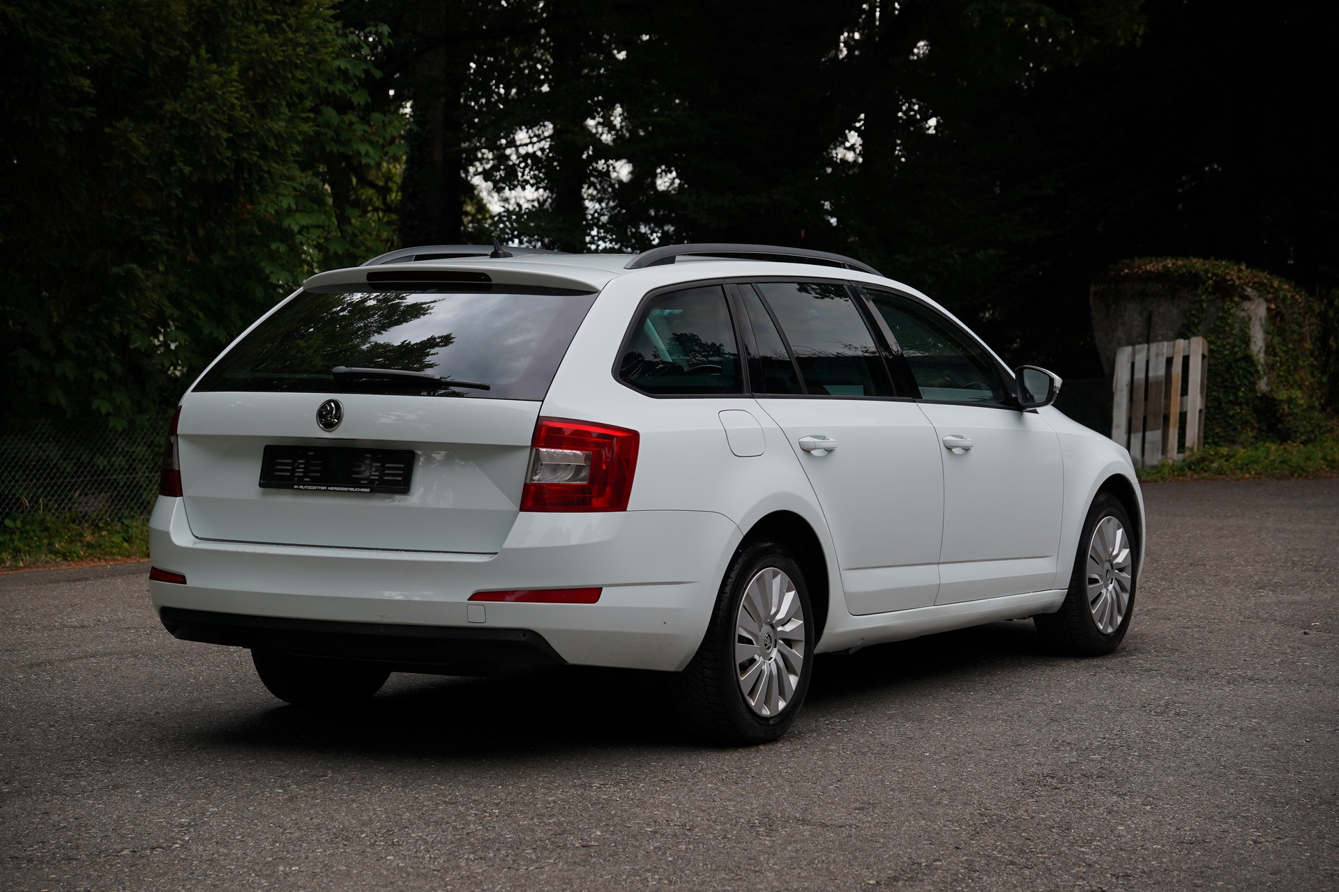 SKODA Octavia Combi 1.4 TSI G-tec Ambition CNG DSG-image-2