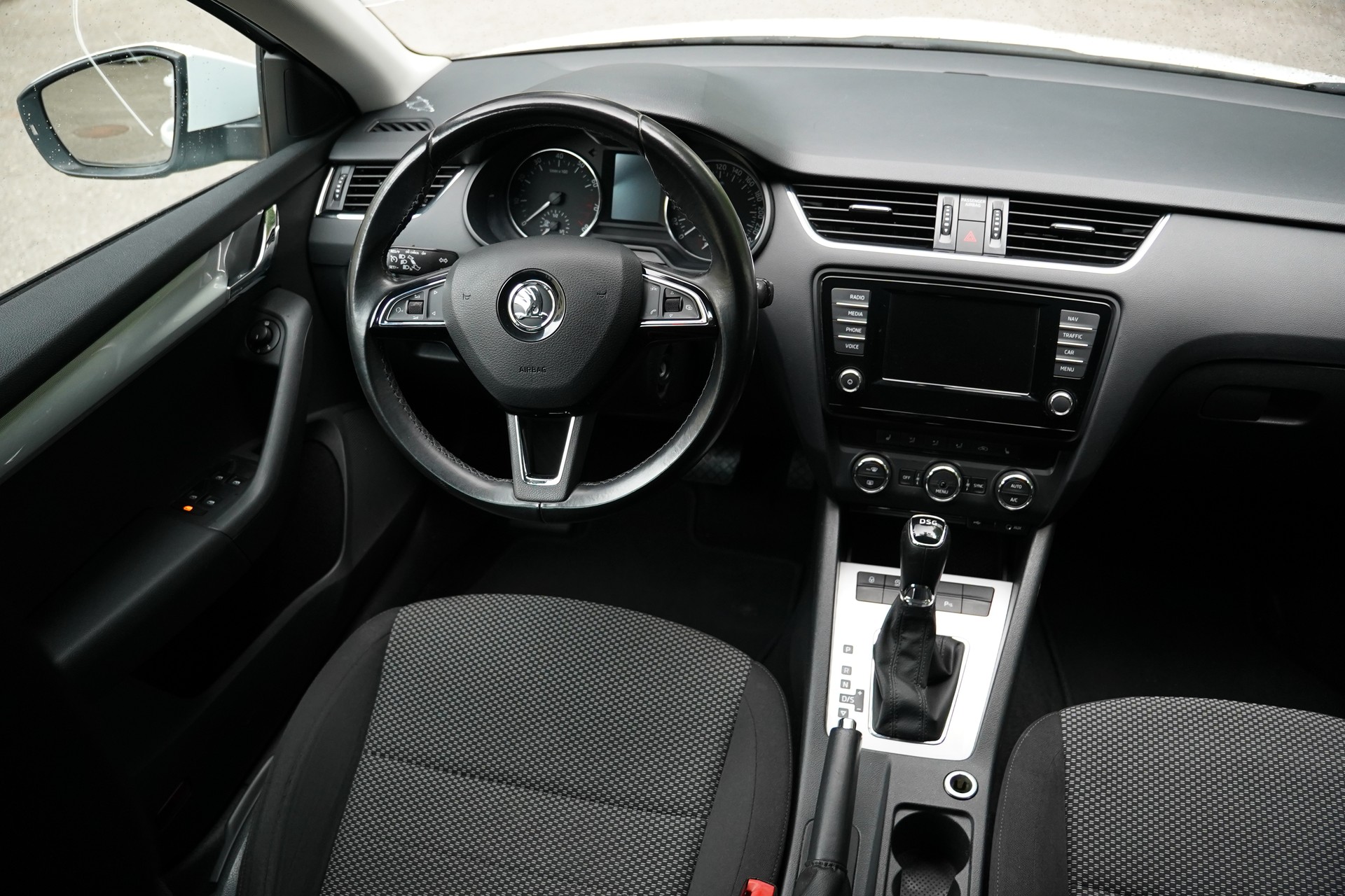 SKODA Octavia Combi 1.4 TSI G-tec Ambition CNG DSG-image-22