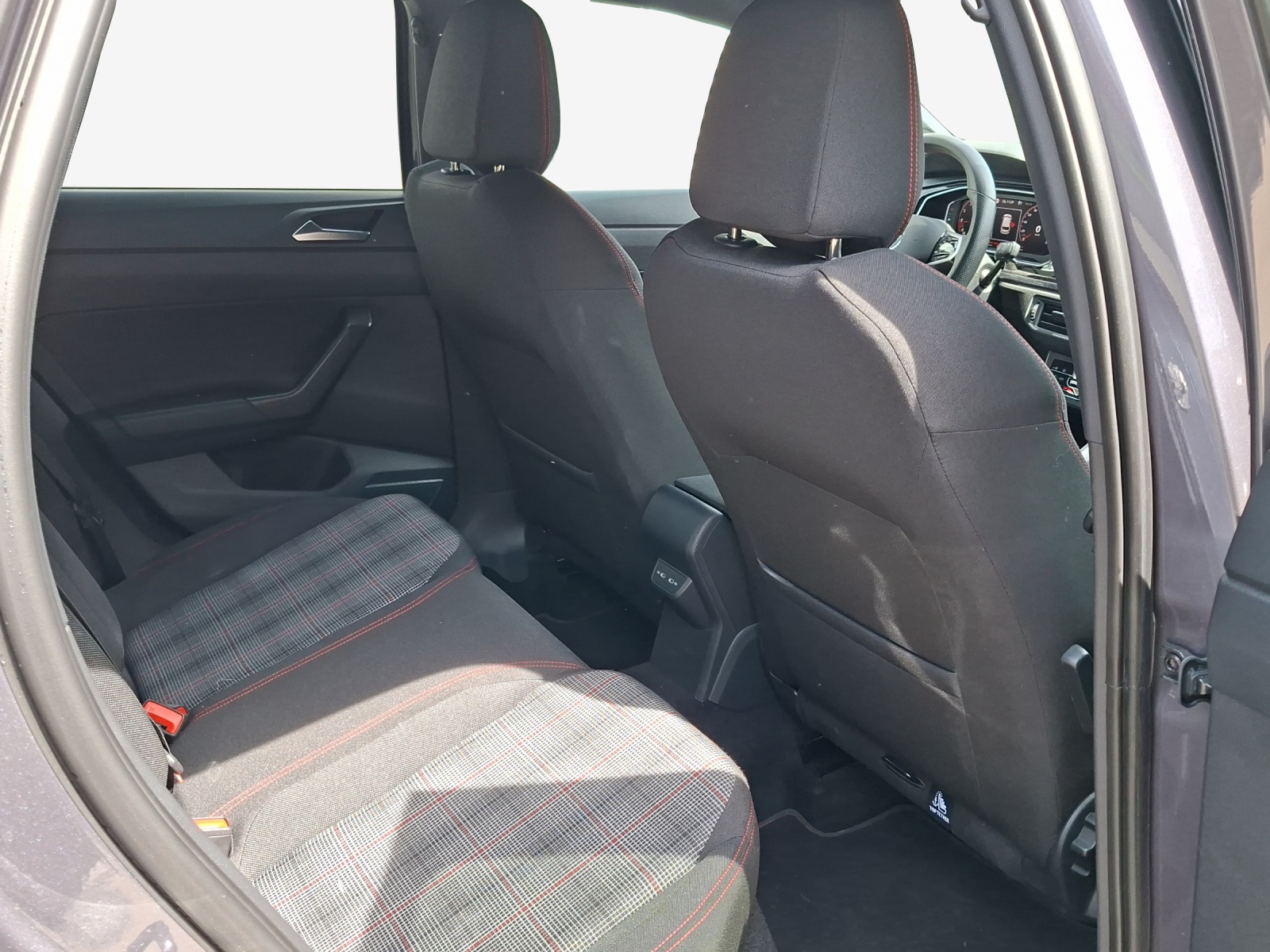 VW Polo 2.0 TSI GTI DSG-image-13