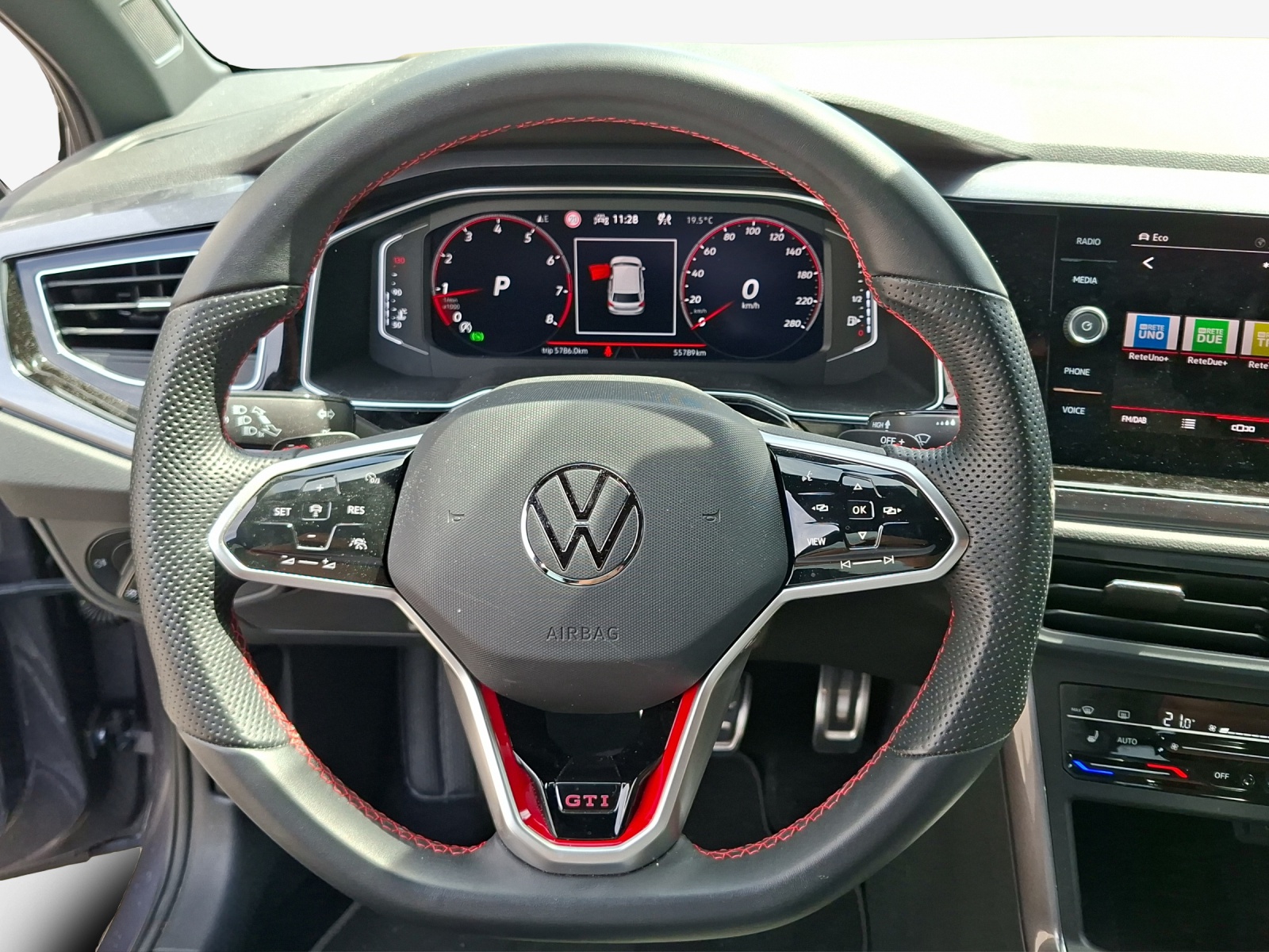 VW Polo 2.0 TSI GTI DSG-image-9