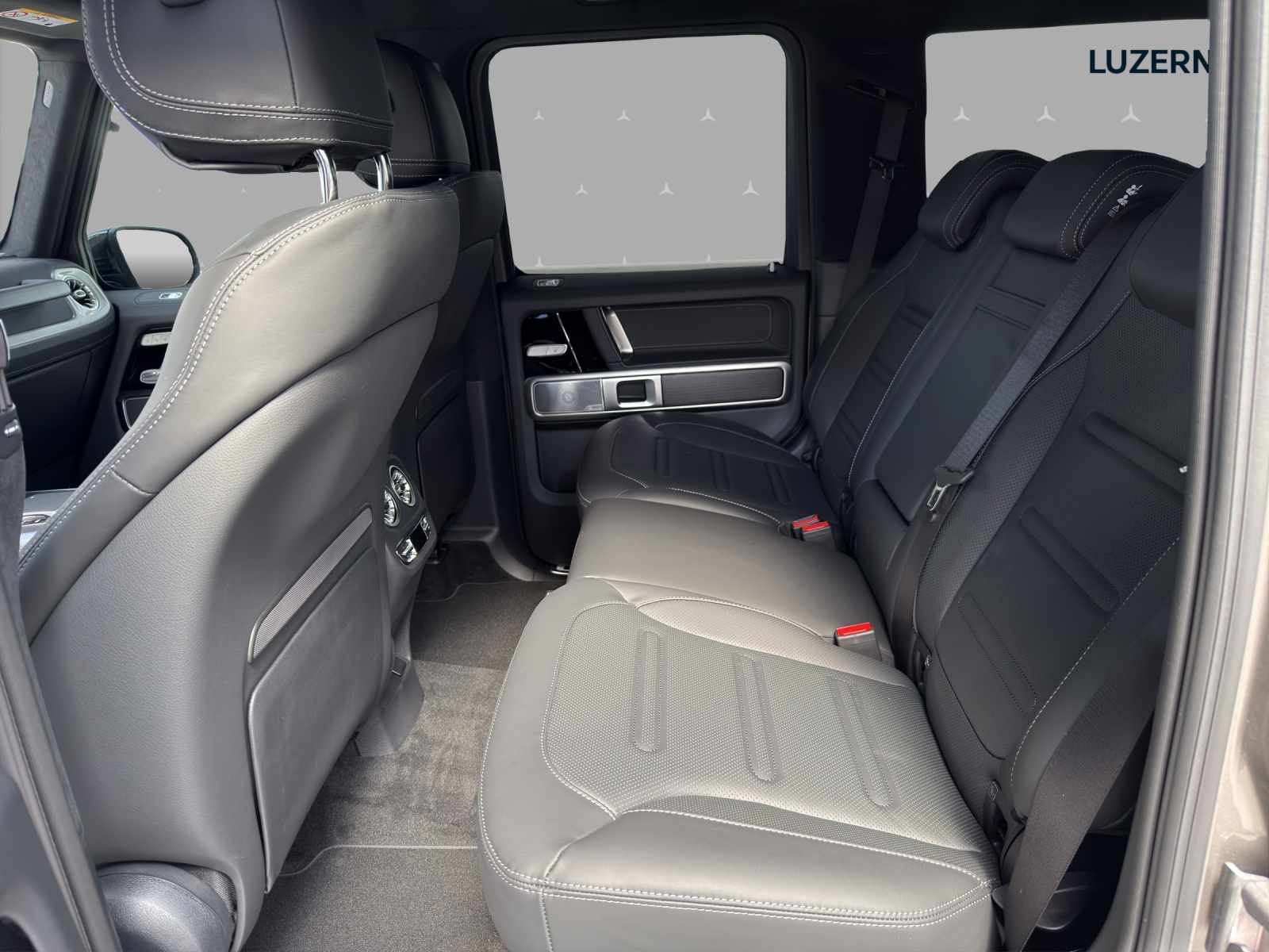 MERCEDES-BENZ G 450d 9G-Tronic-image-13