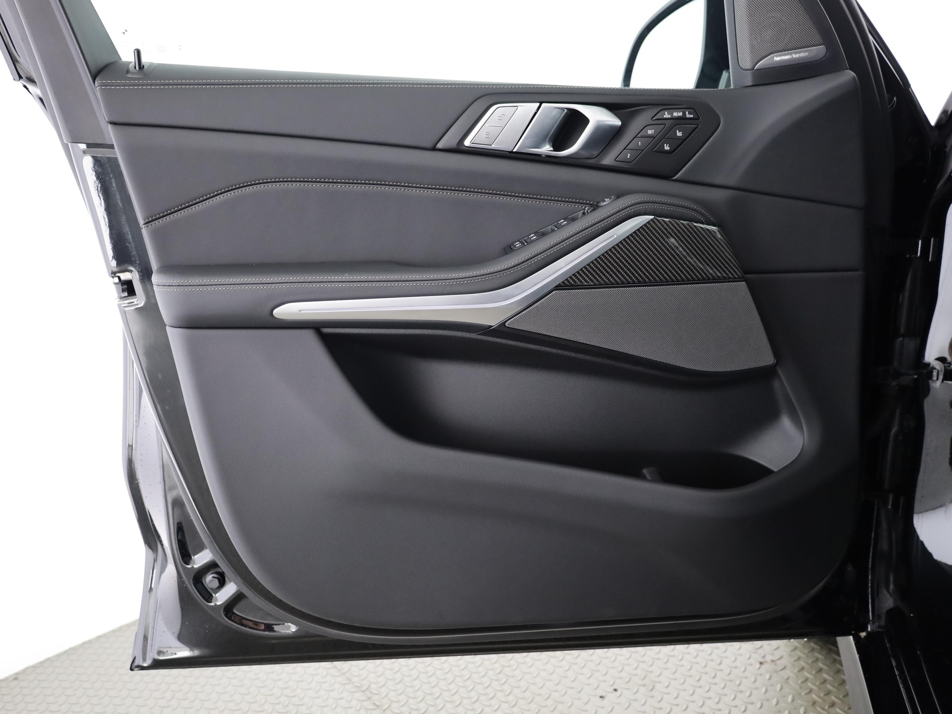 BMW X7 40i xDrive SAG-image-10