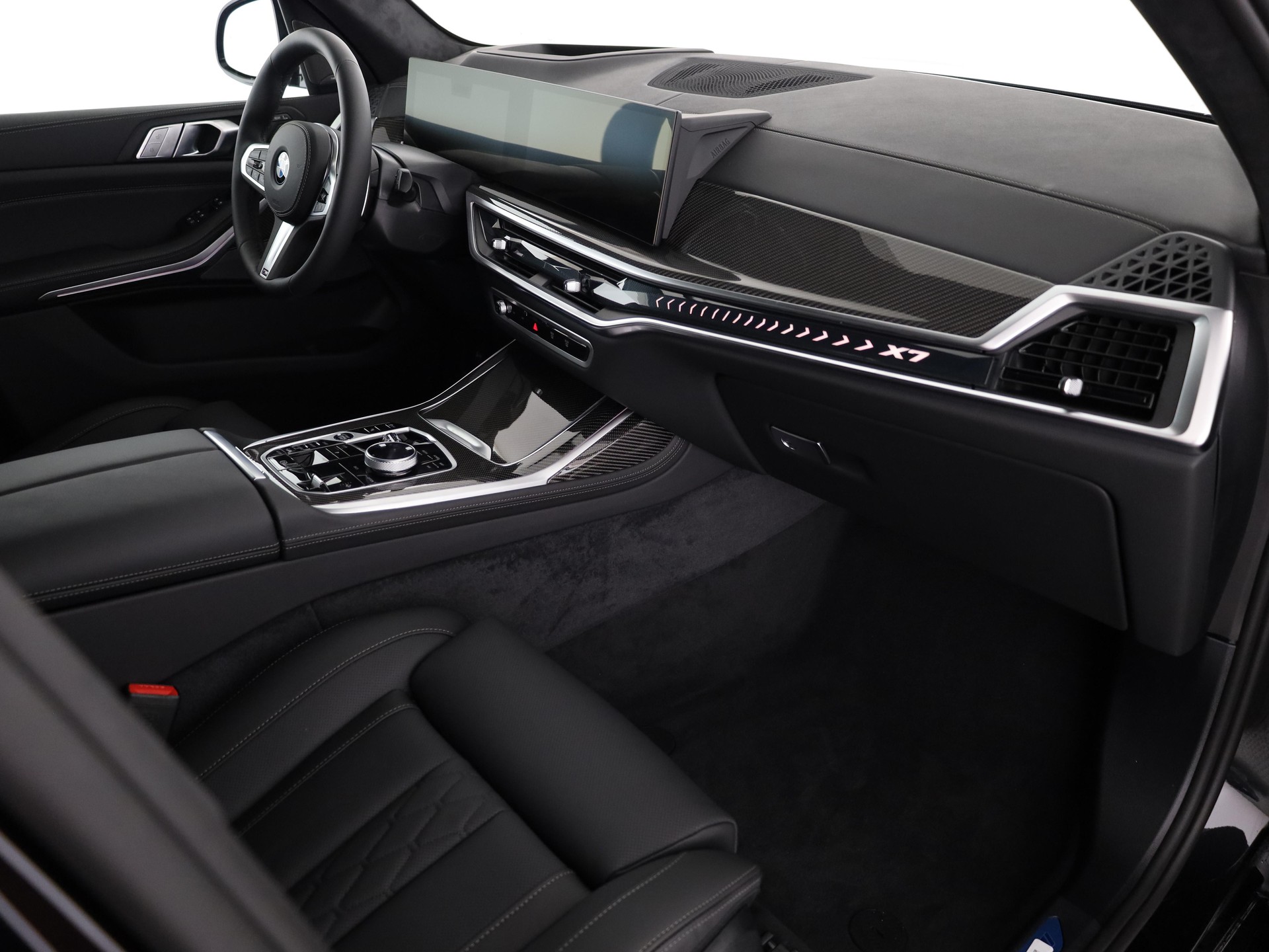 BMW X7 40i xDrive SAG-image-16