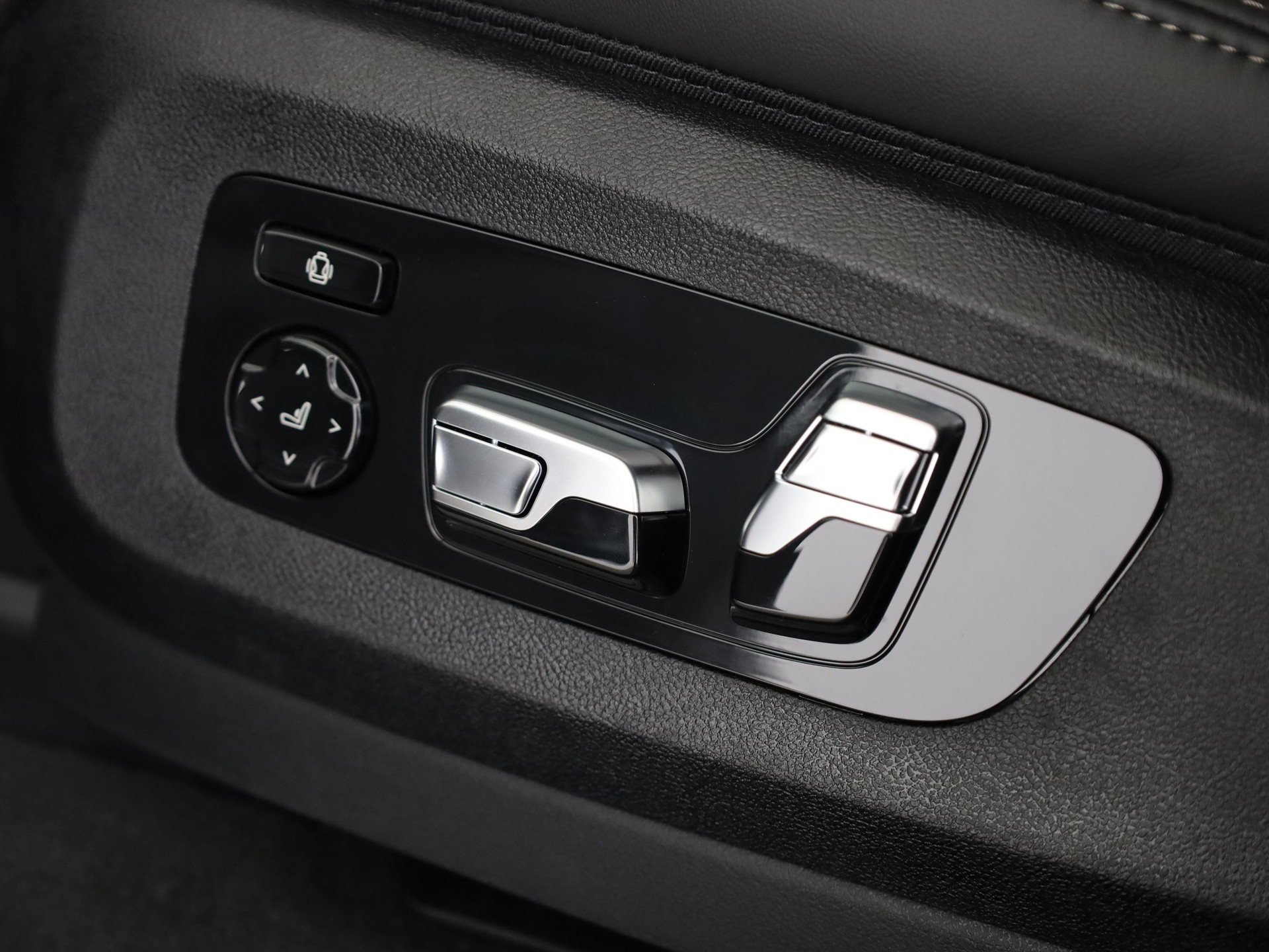 BMW X7 40i xDrive SAG-image-17