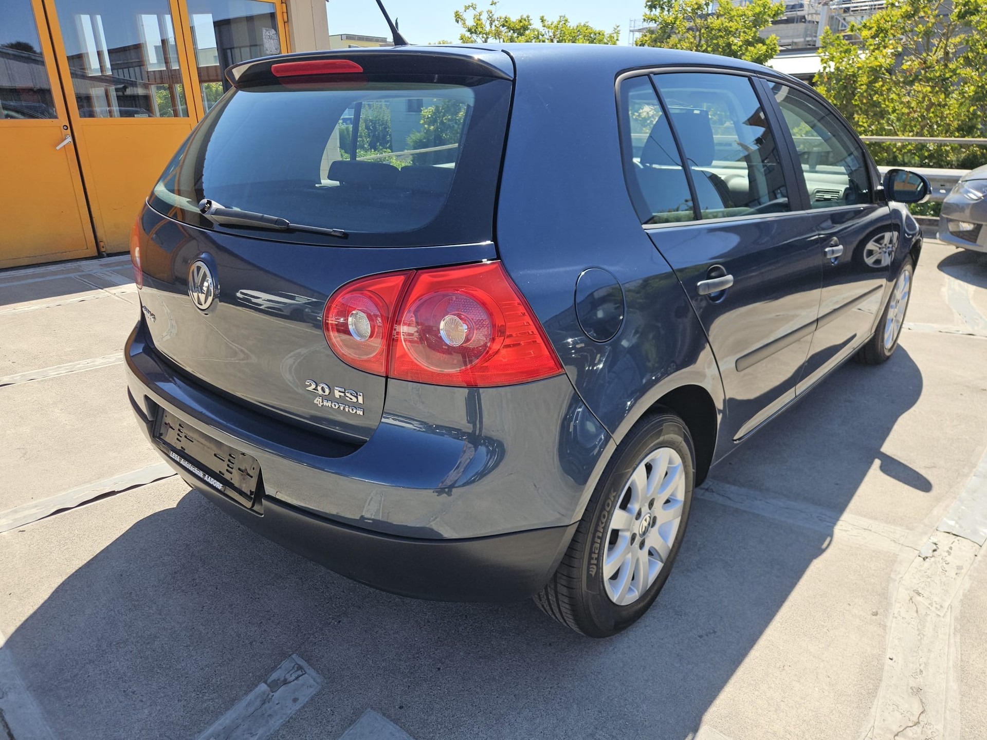 VW Golf 2.0 FSI Comfortline 4Motion-image-3
