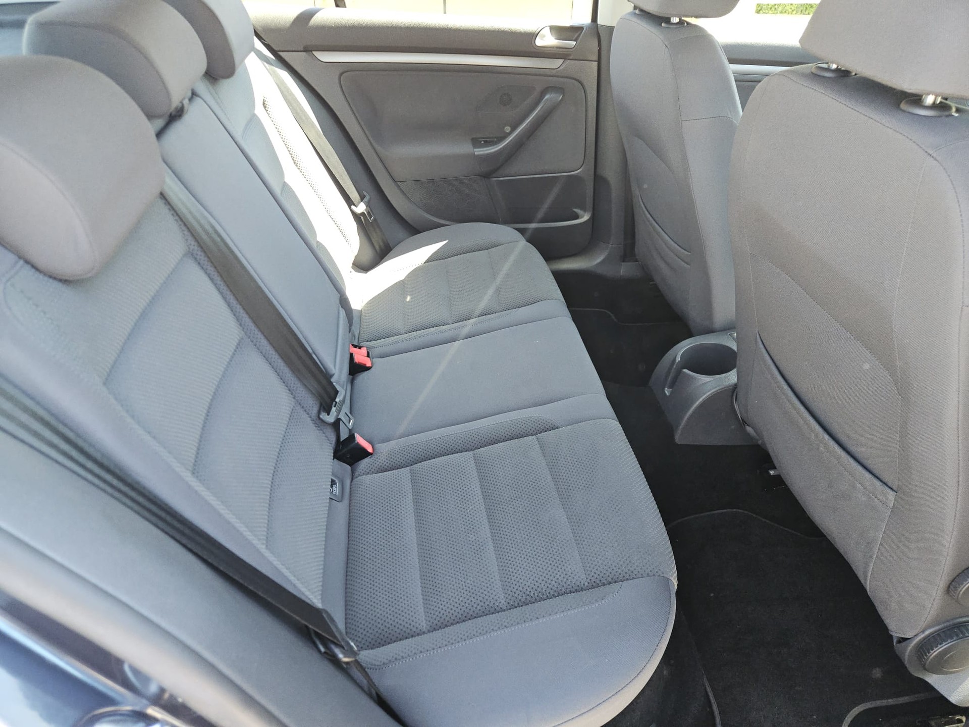 VW Golf 2.0 FSI Comfortline 4Motion-image-8