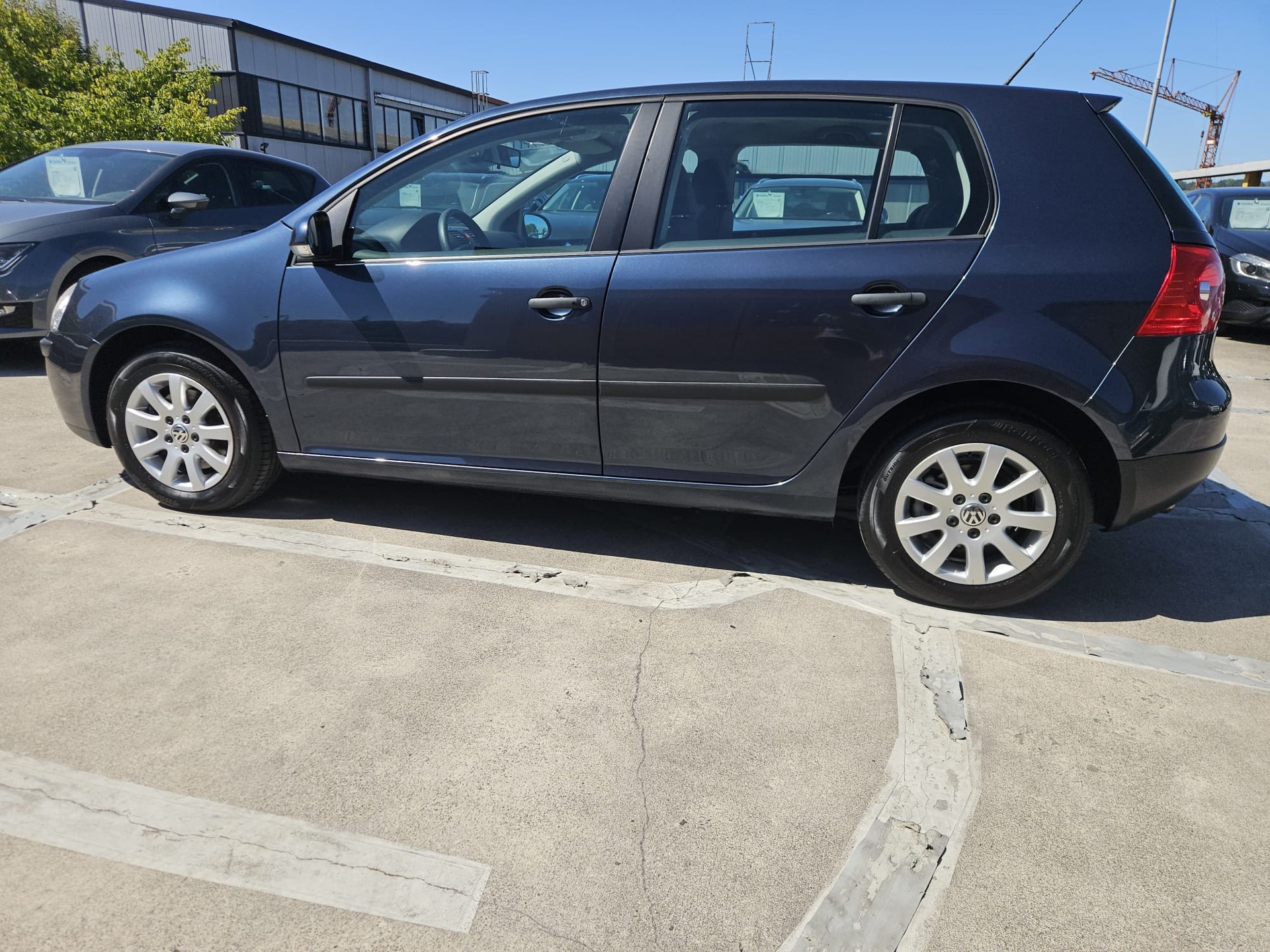 VW Golf 2.0 FSI Comfortline 4Motion-image-1