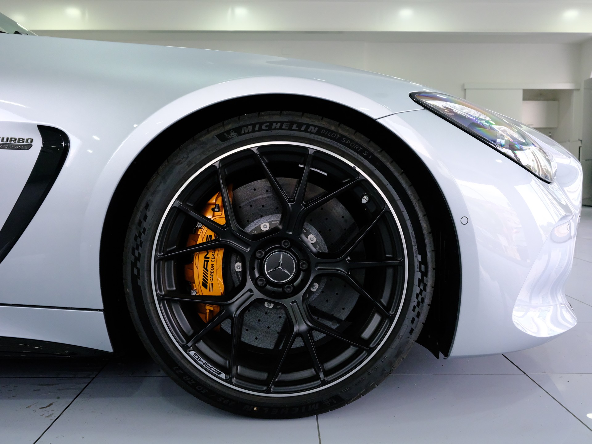 MERCEDES-BENZ AMG GT 63 SE Performance 4Matic+ Executive Edition-image-16