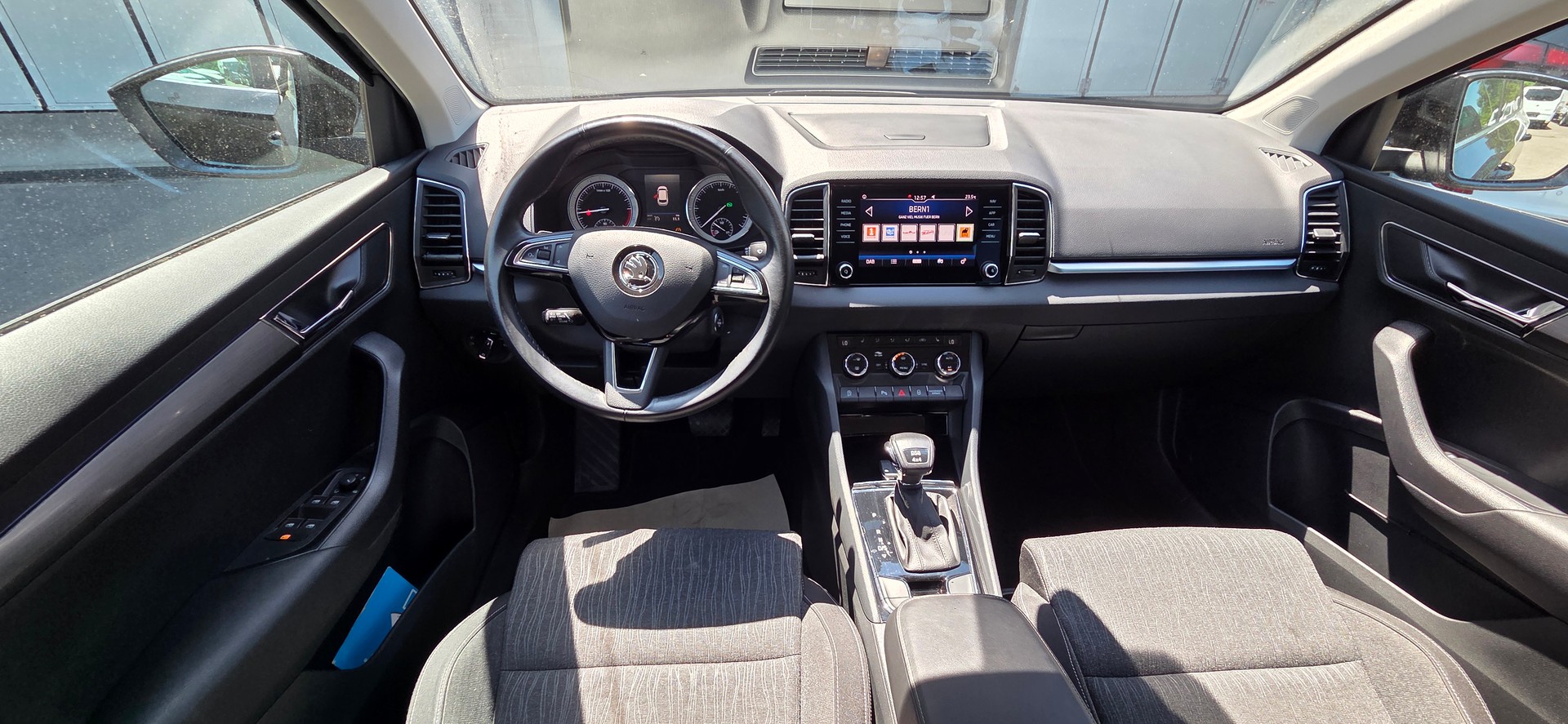 SKODA Karoq 2.0 TDI CR Style 4x4 DSG-image-8