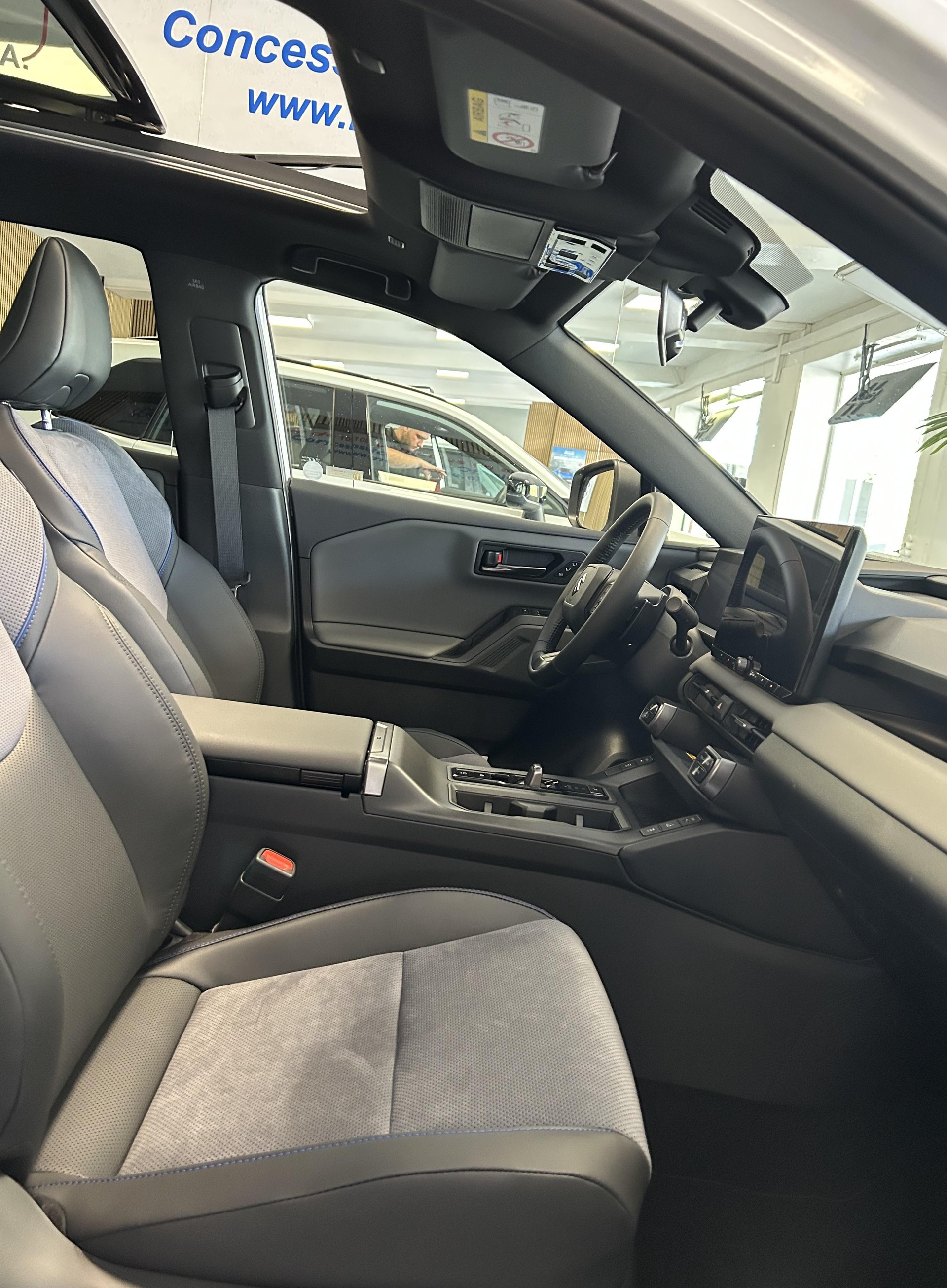 SUZUKI Across 2.5 PHEV Compact Top 4x4-image-23