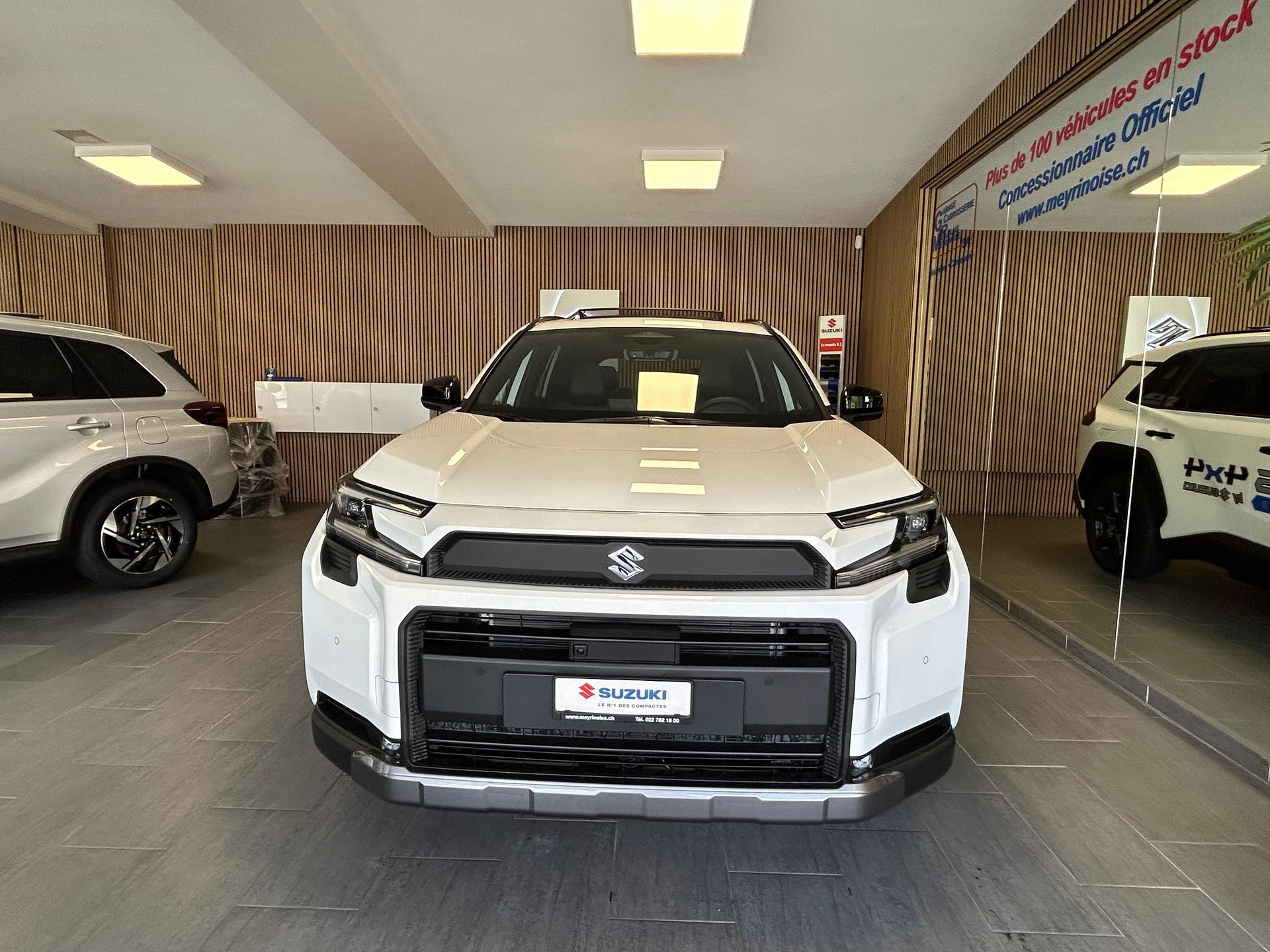 SUZUKI Across 2.5 PHEV Compact Top 4x4-image-3
