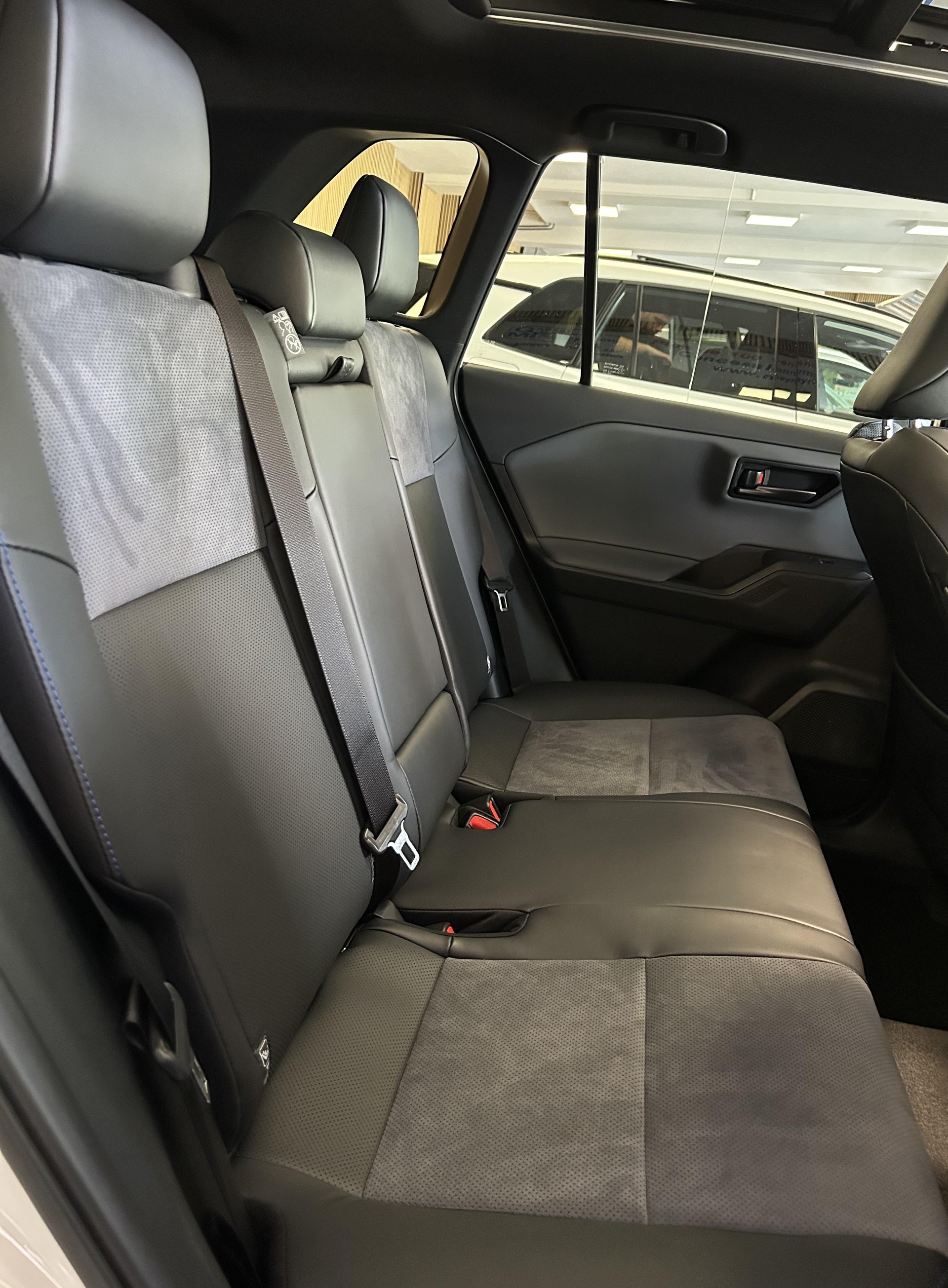SUZUKI Across 2.5 PHEV Compact Top 4x4-image-26