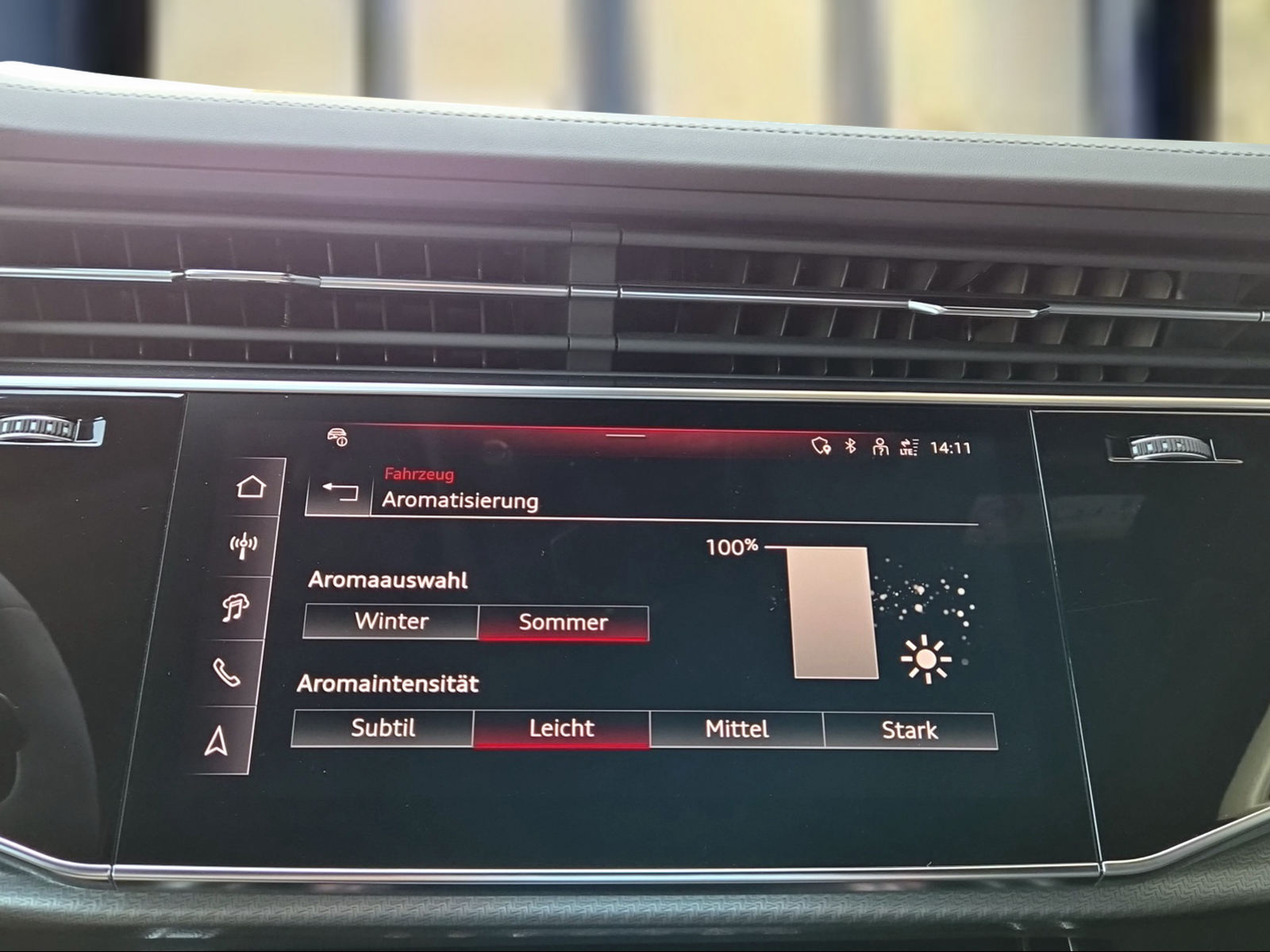 AUDI RSQ8 quattro Mythosschwarz Metallic-image-12