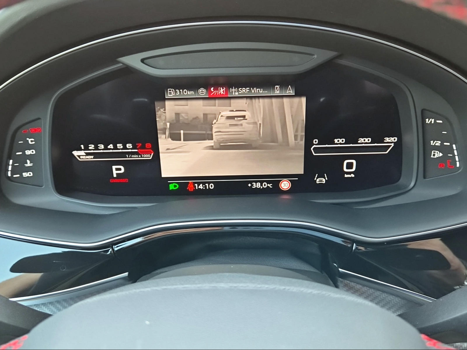 AUDI RSQ8 quattro Mythosschwarz Metallic-image-11