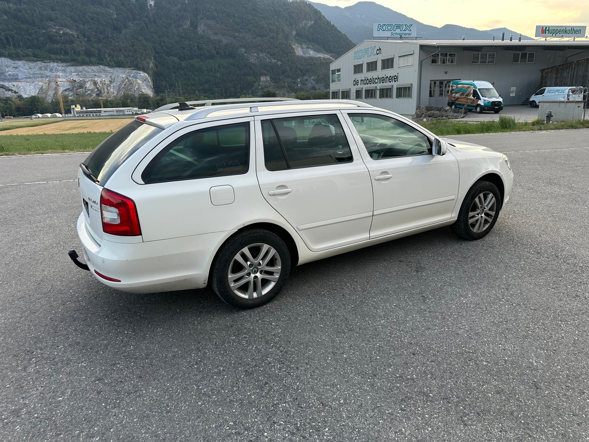 SKODA Octavia Combi 1.8 TSI Ambition 4x4-image-7