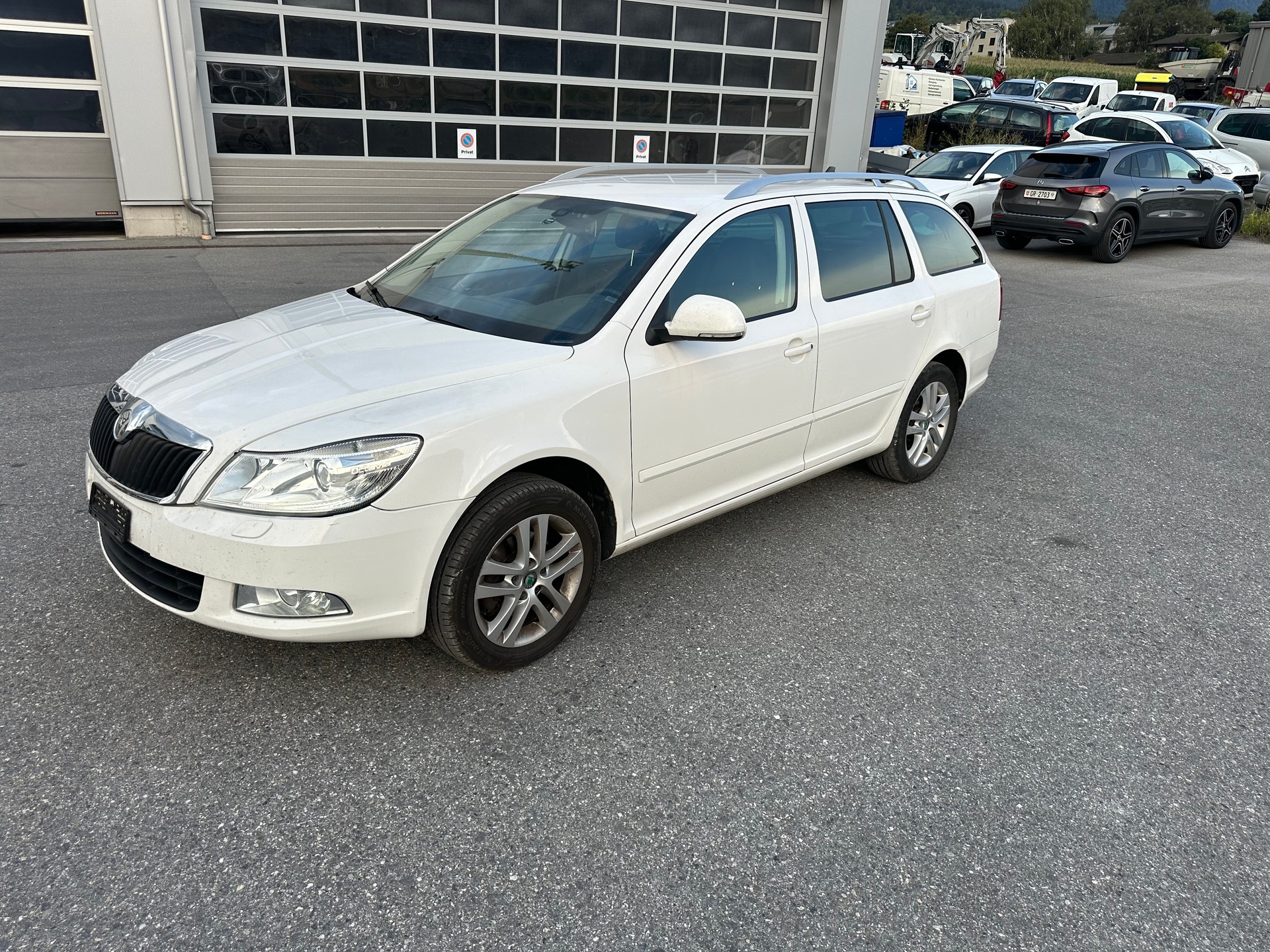 SKODA Octavia Combi 1.8 TSI Ambition 4x4-image-1