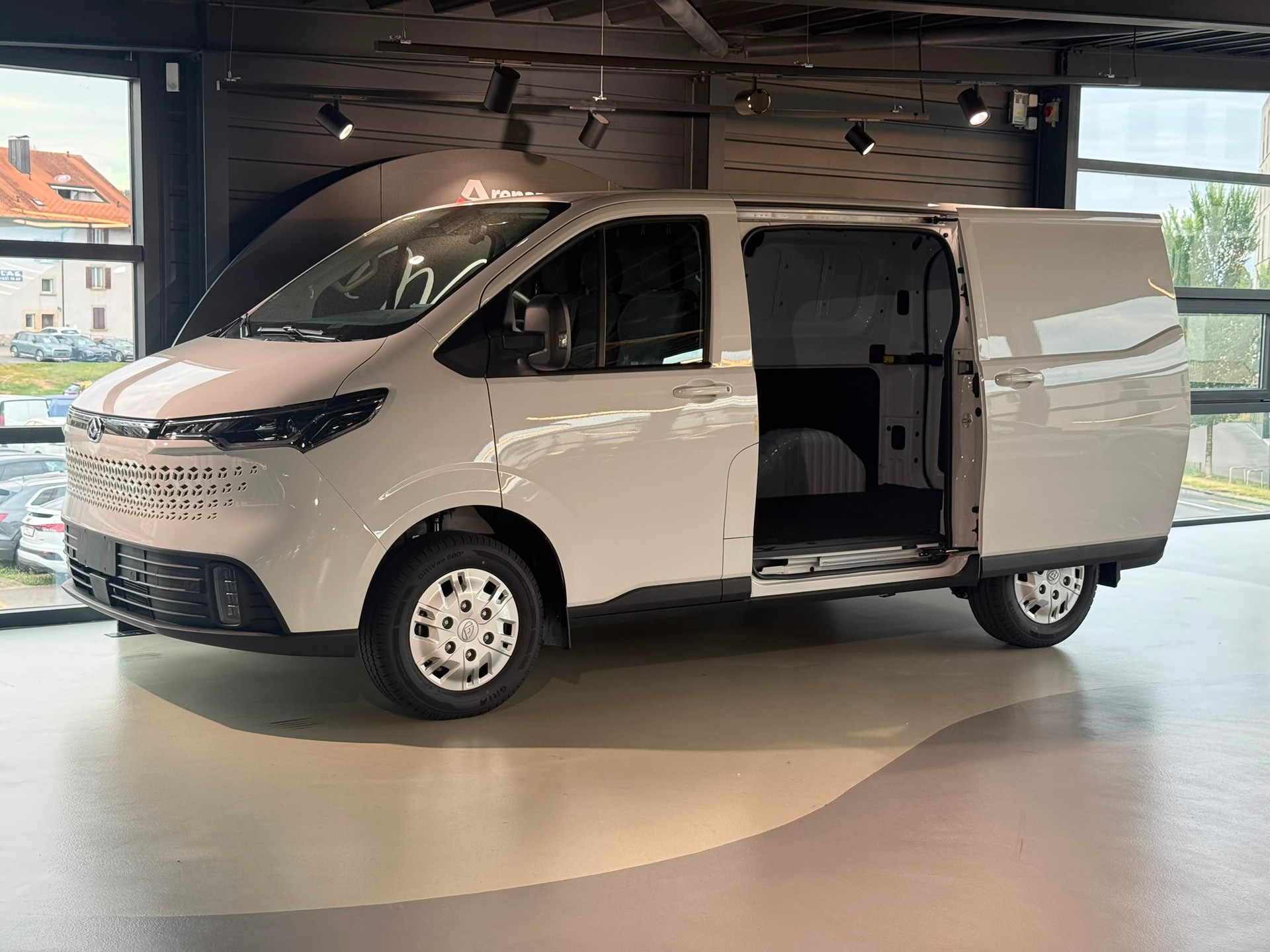 MAXUS Deliver 7 2.0D L1-image-6