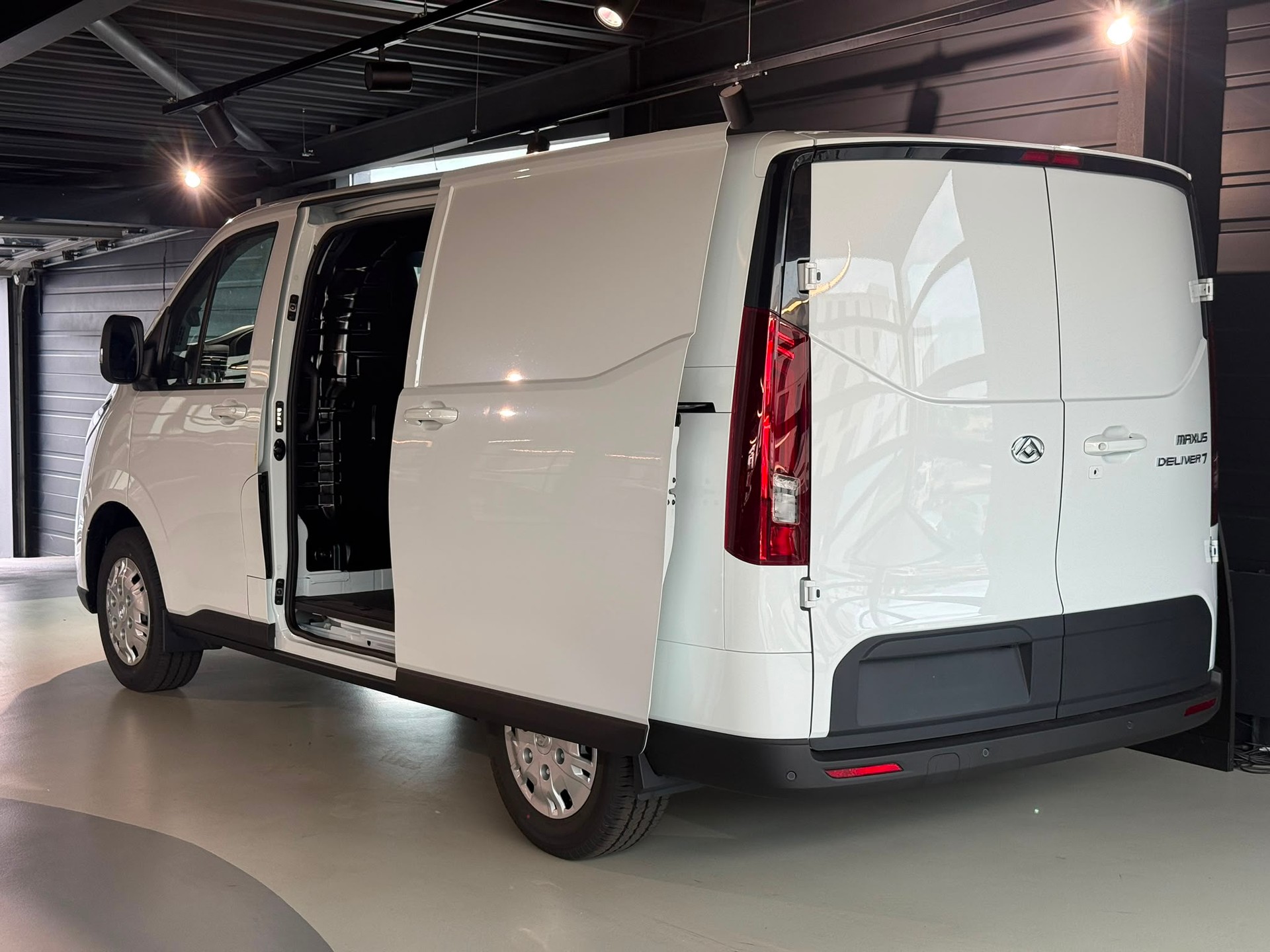 MAXUS Deliver 7 2.0D L1-image-9