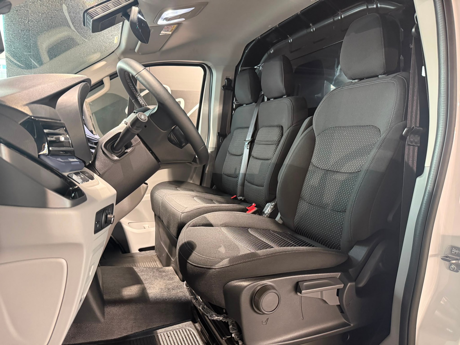 MAXUS Deliver 7 2.0D L1-image-14